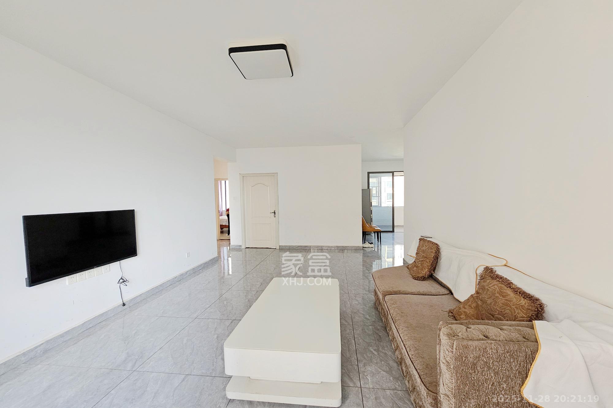 阳光城尚东湾青云苑 3室2厅1卫 92.0万 阳光城尚东湾青云苑 3室2厅1卫 92.0万客厅