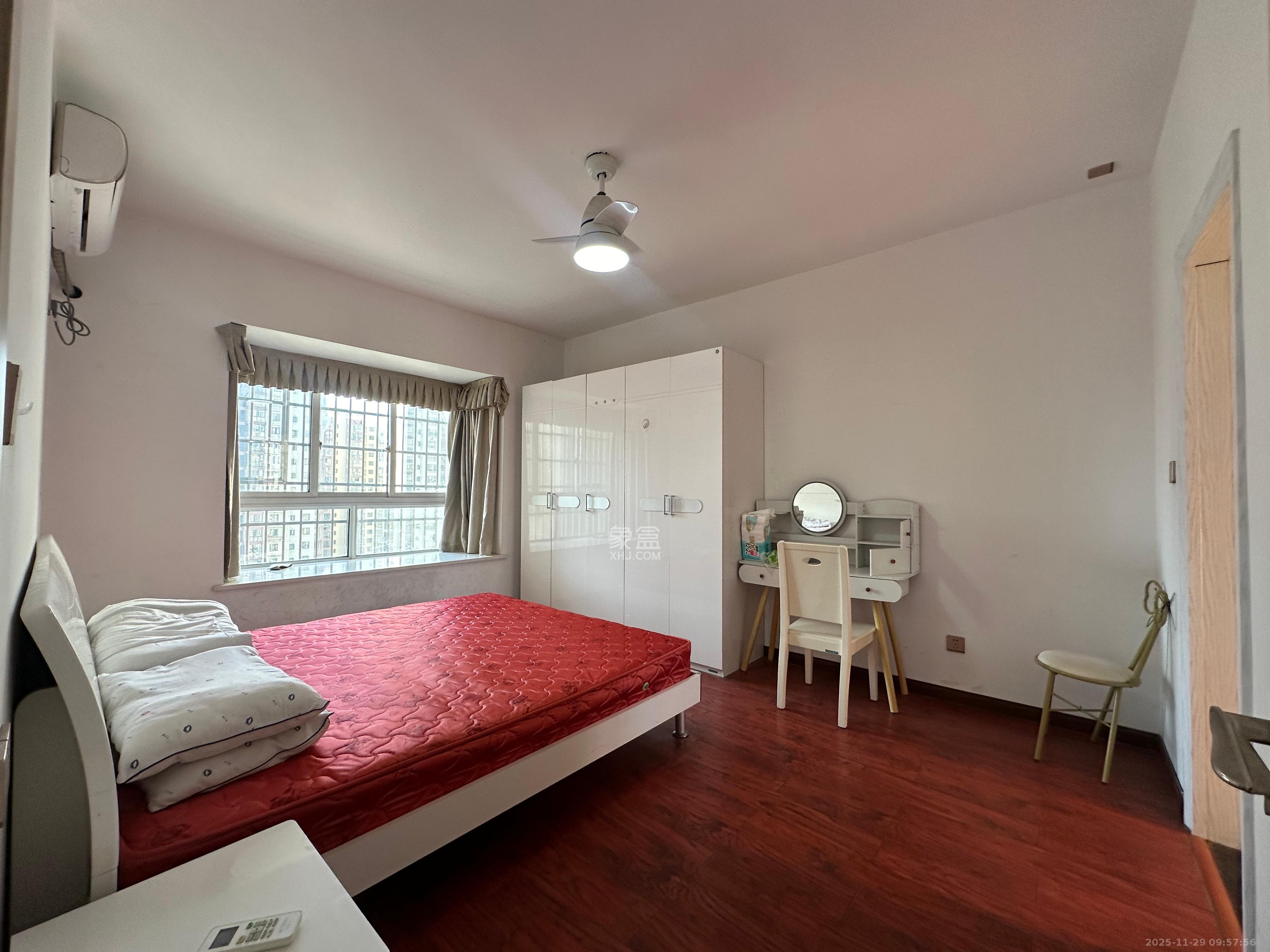 时代星城  3室2厅1卫    2000.0元/月室内图