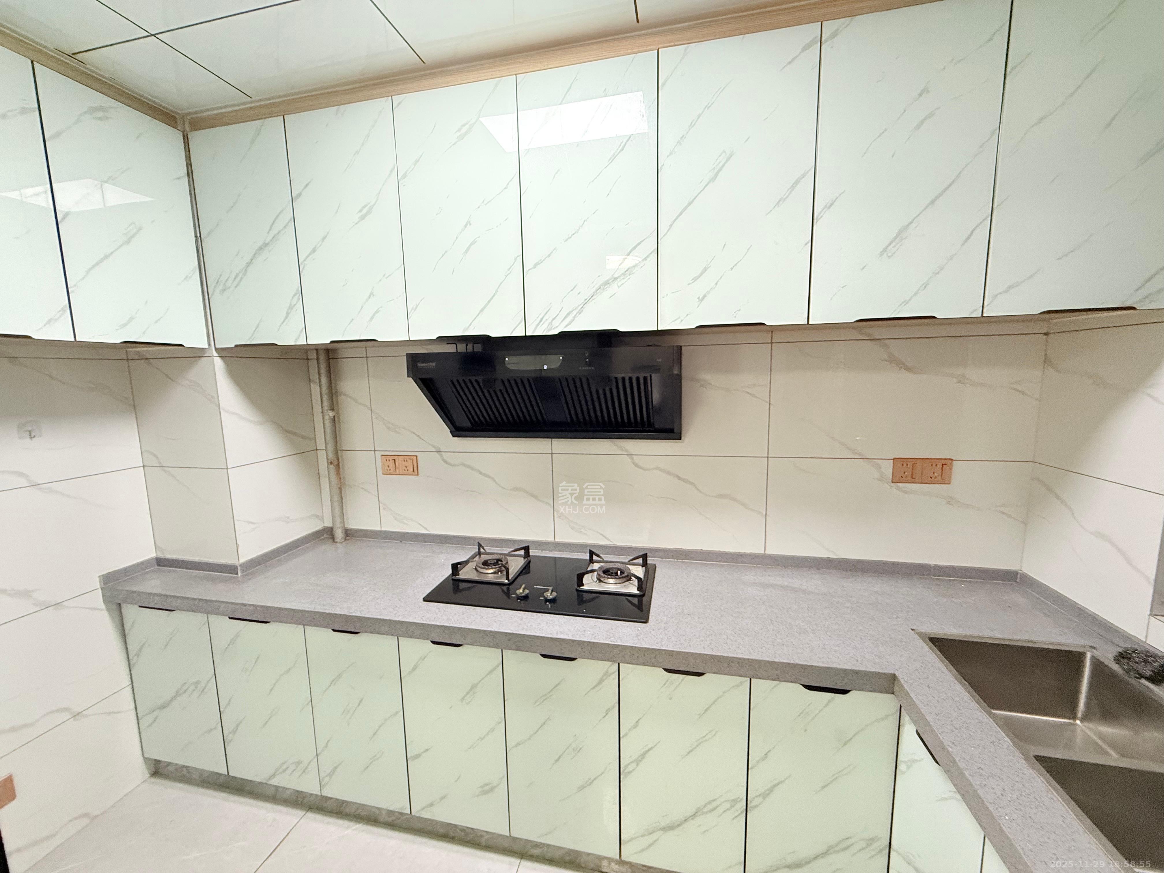 和润园三期 3室2厅1卫 2500.0元/月 和润园三期 3室2厅1卫 2500.0元/月室内图