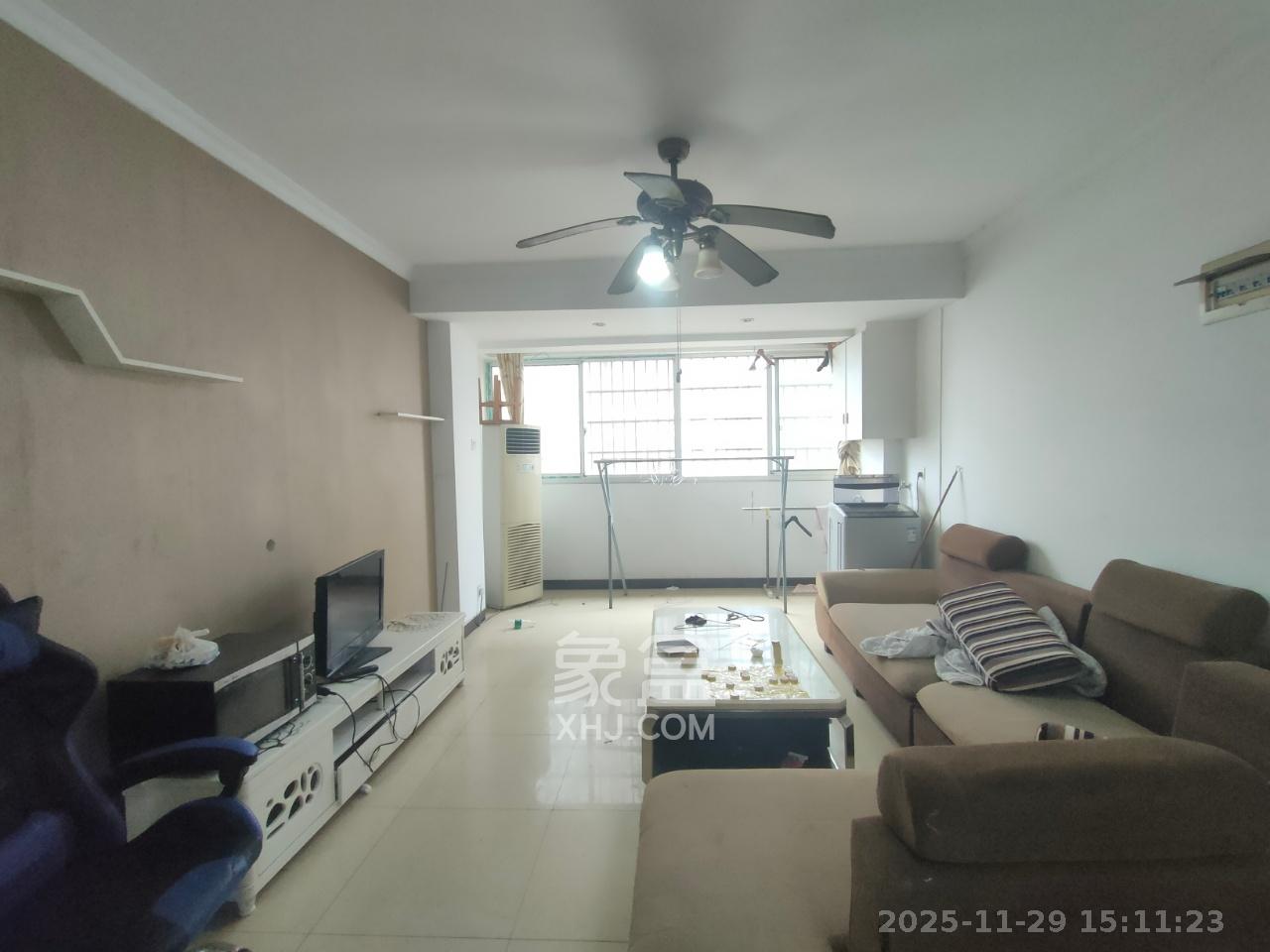 润芳园  3室2厅1卫    1800.0元/月