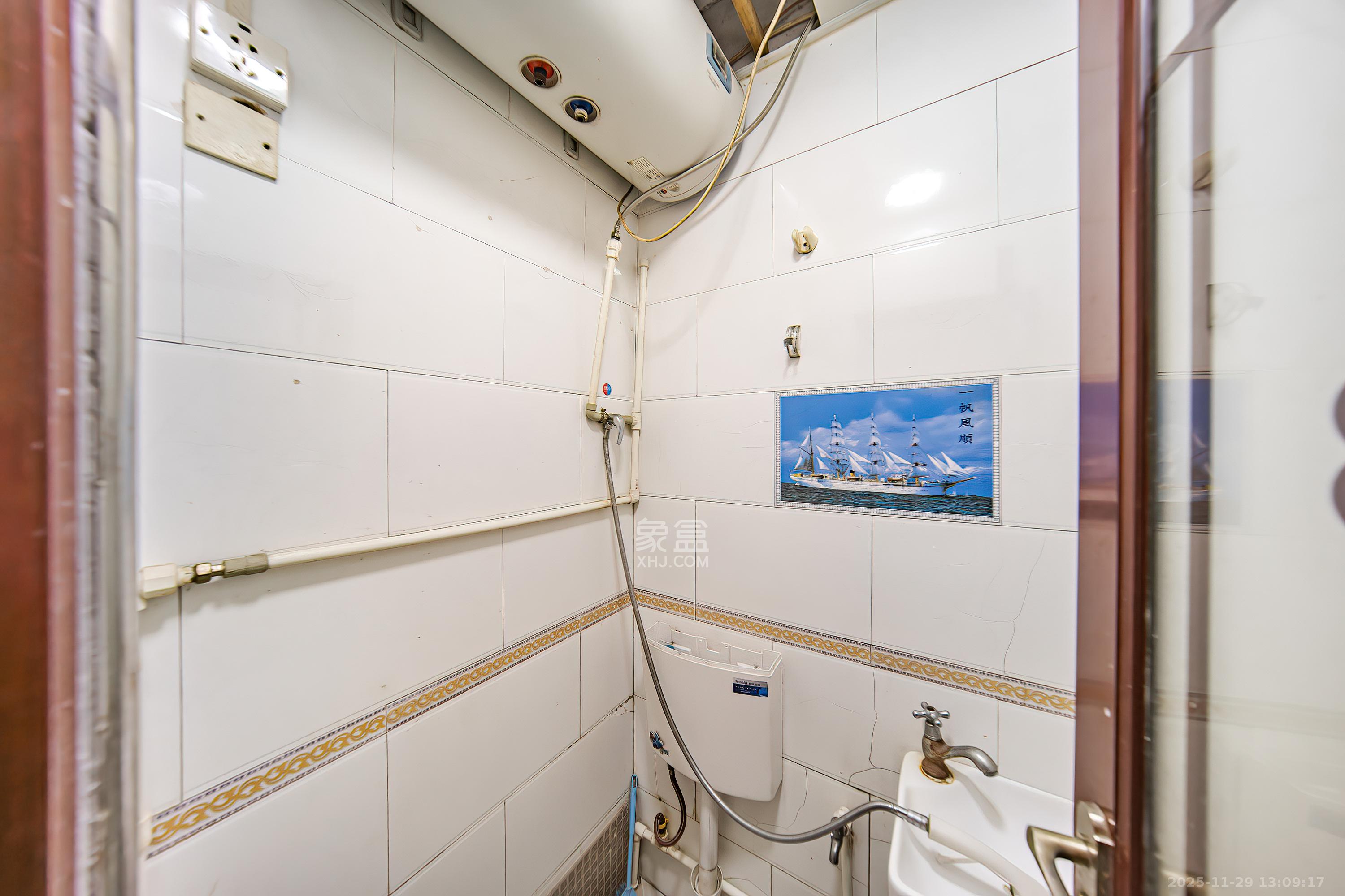 上麻园岭散盘 3室2厅1卫 59.8万 上麻园岭散盘 3室2厅1卫 59.8万卫生间