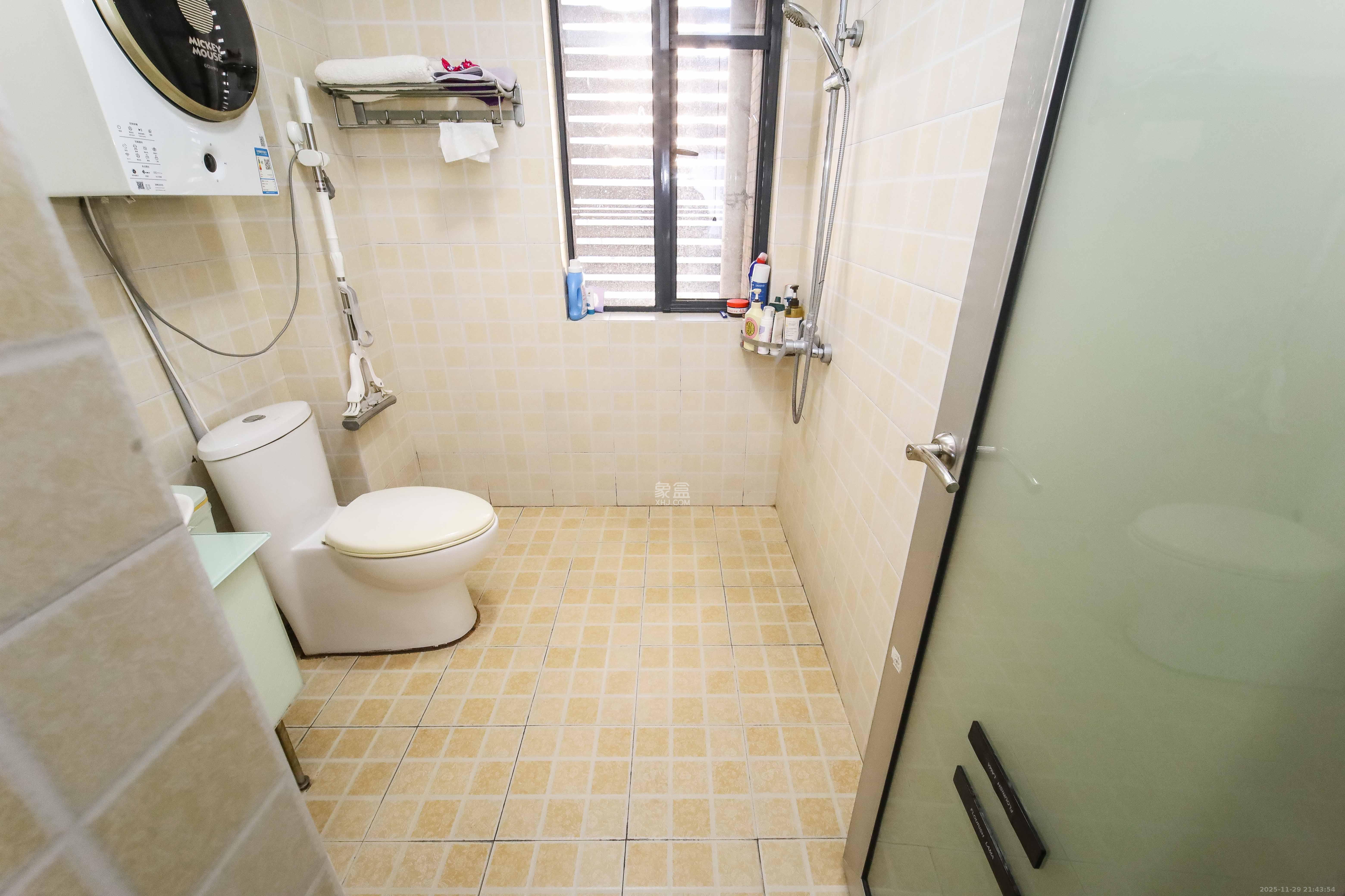 辉煌国际城一期 3室2厅2卫 110.0万 辉煌国际城一期 3室2厅2卫 110.0万卫生间