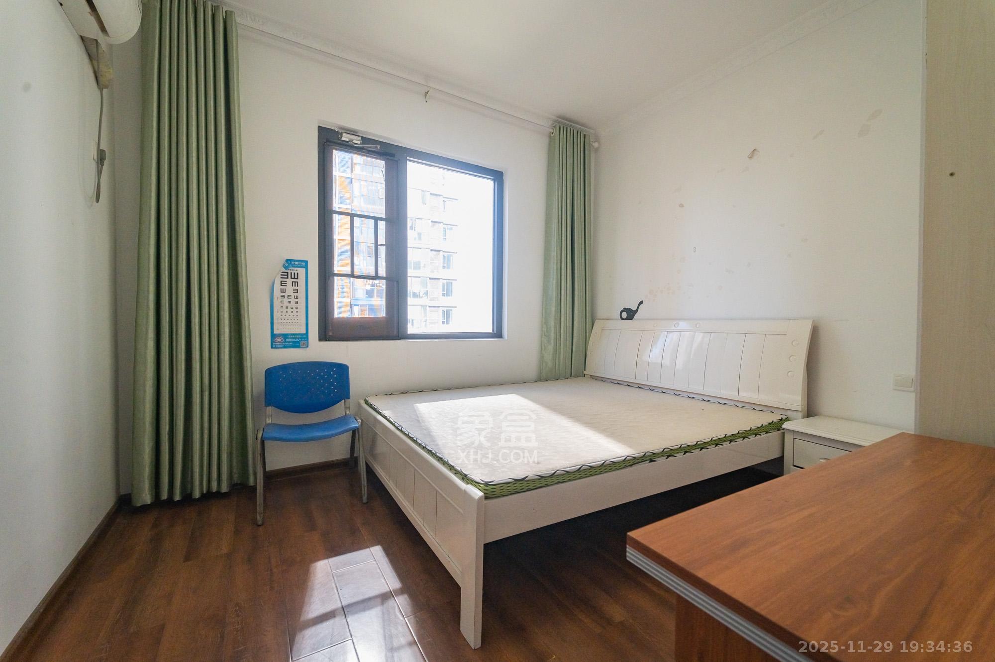 恒基凯旋门三期  4室2厅2卫    148.0万卧室