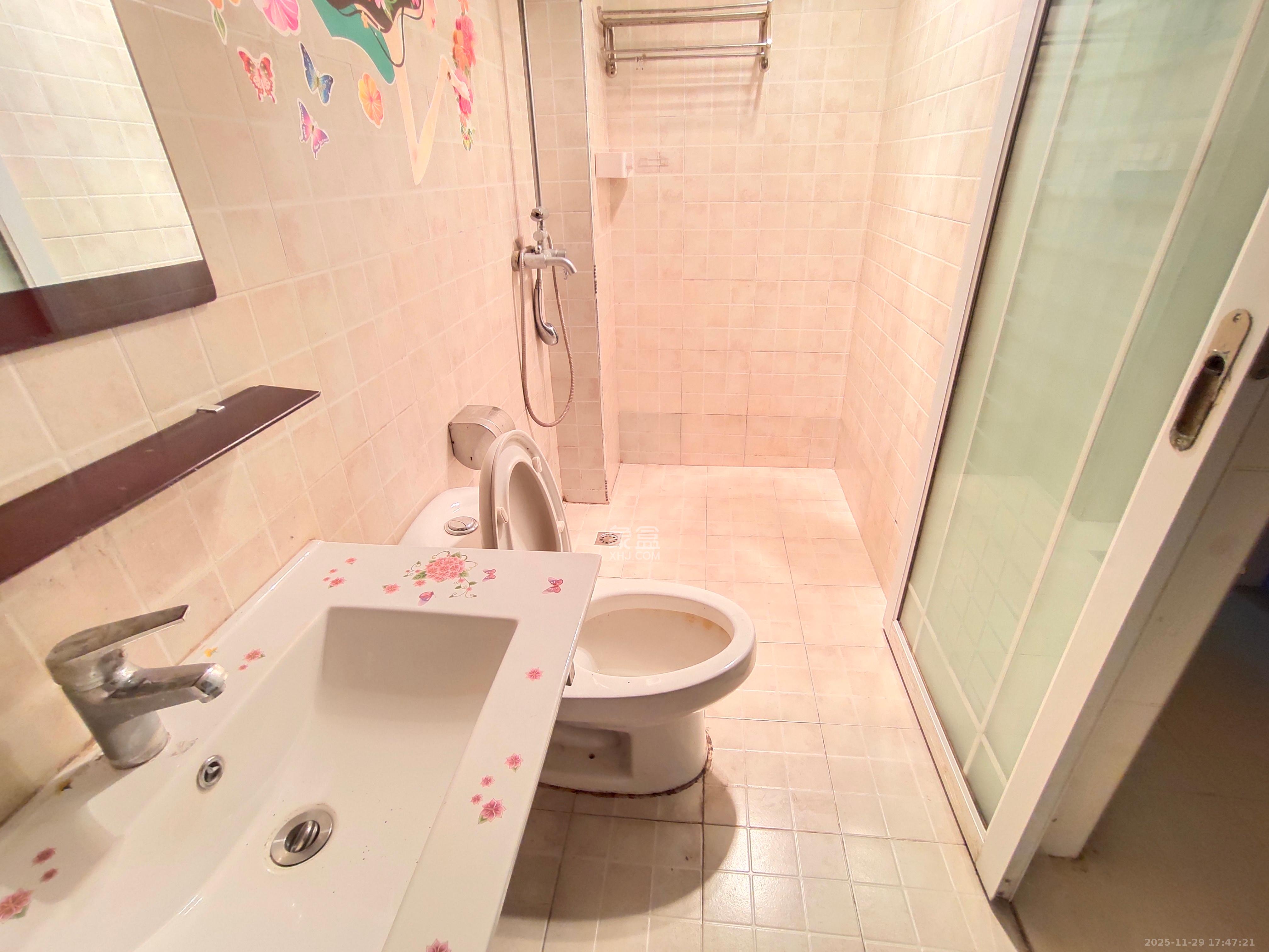 阳光100二期 1室1厅1卫 1500.0元/月 阳光100二期 1室1厅1卫 1500.0元/月室内图