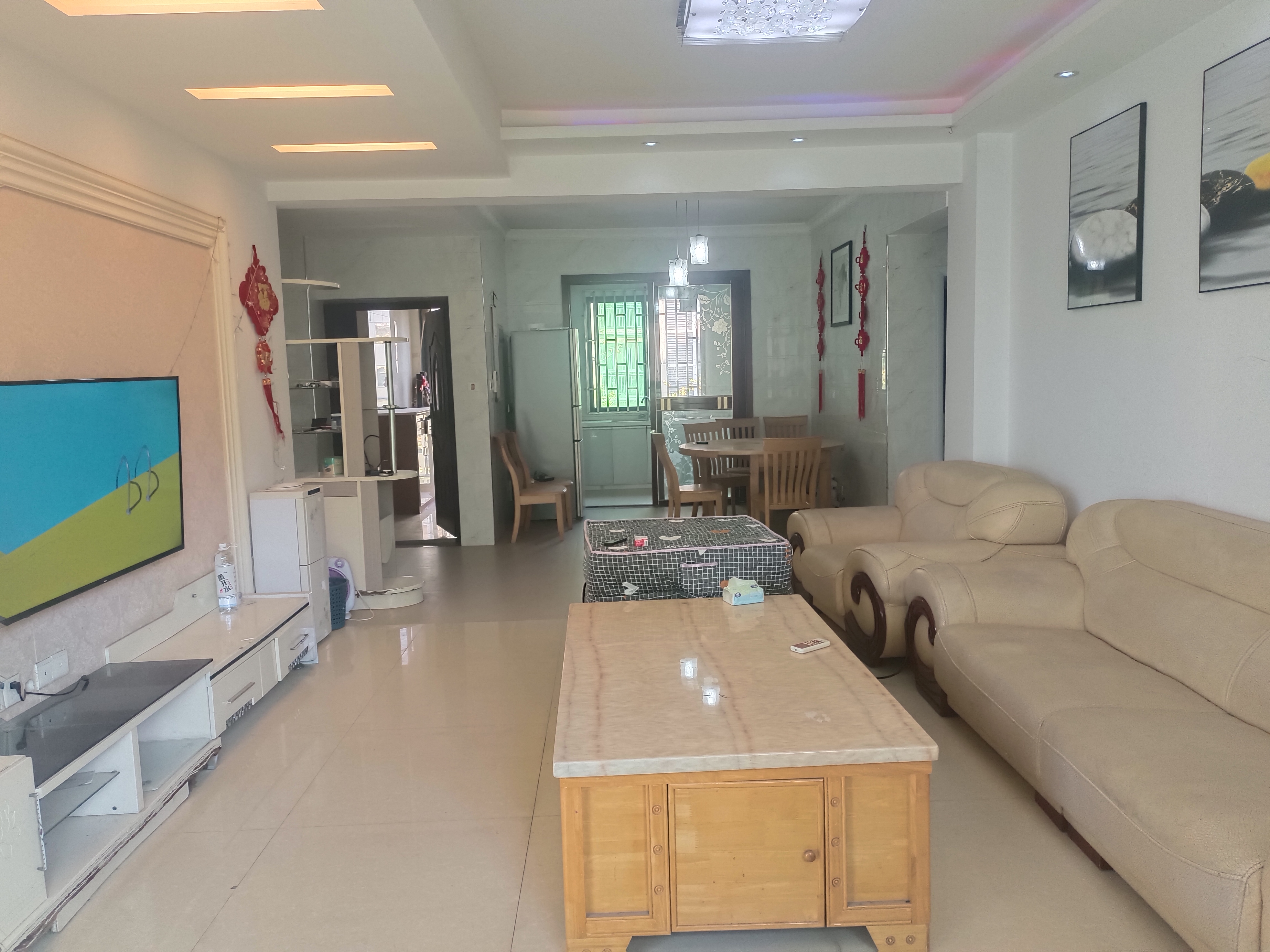 水映豪廷(一,二,三期) 3室2厅2卫 2200.0元/月 水映豪廷(一,二,三期) 3室2厅2卫 2200.0元/月室内图