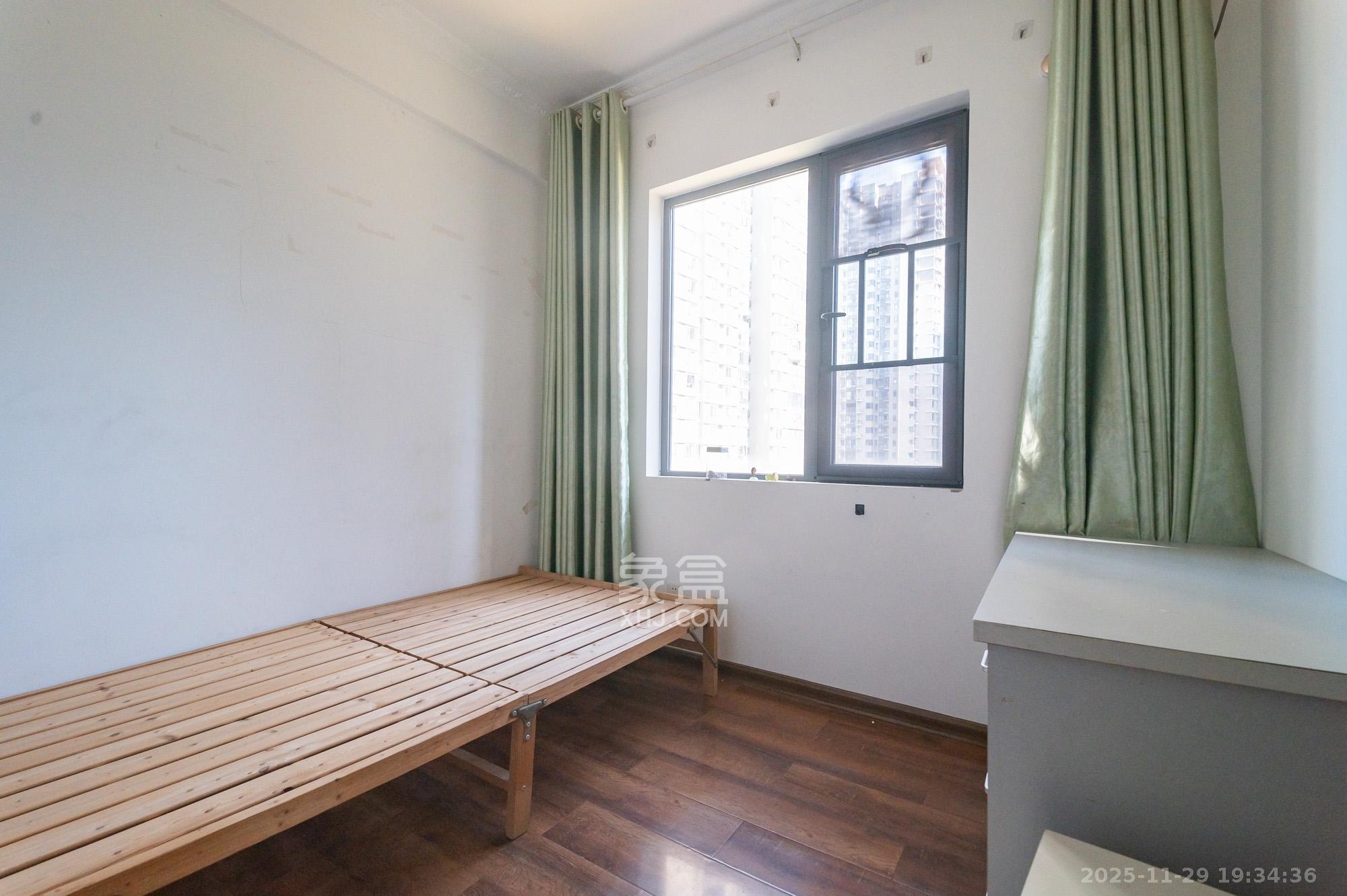 恒基凯旋门三期 4室2厅2卫 148.0万 恒基凯旋门三期 4室2厅2卫 148.0万卧室