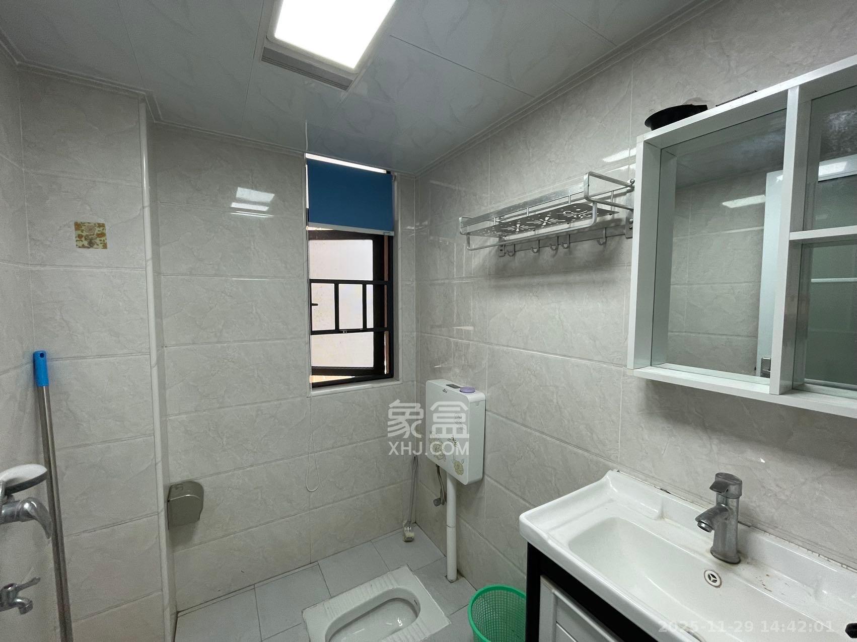 嘉雨兴园 2室1厅1卫 2500.0元/月 嘉雨兴园 2室1厅1卫 2500.0元/月室内图