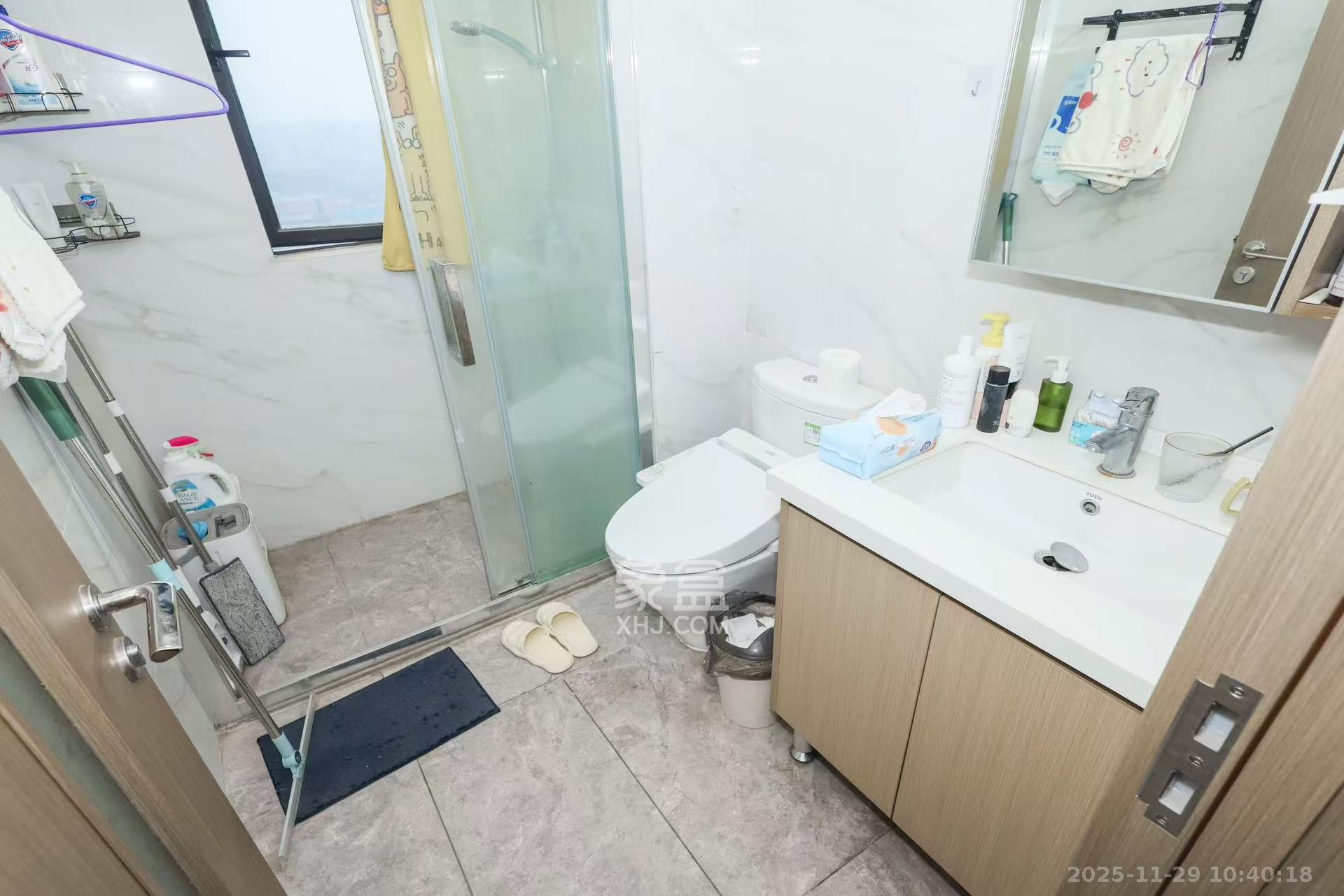 招商华发依云曦城  4室2厅2卫    2600.0元/月室内图