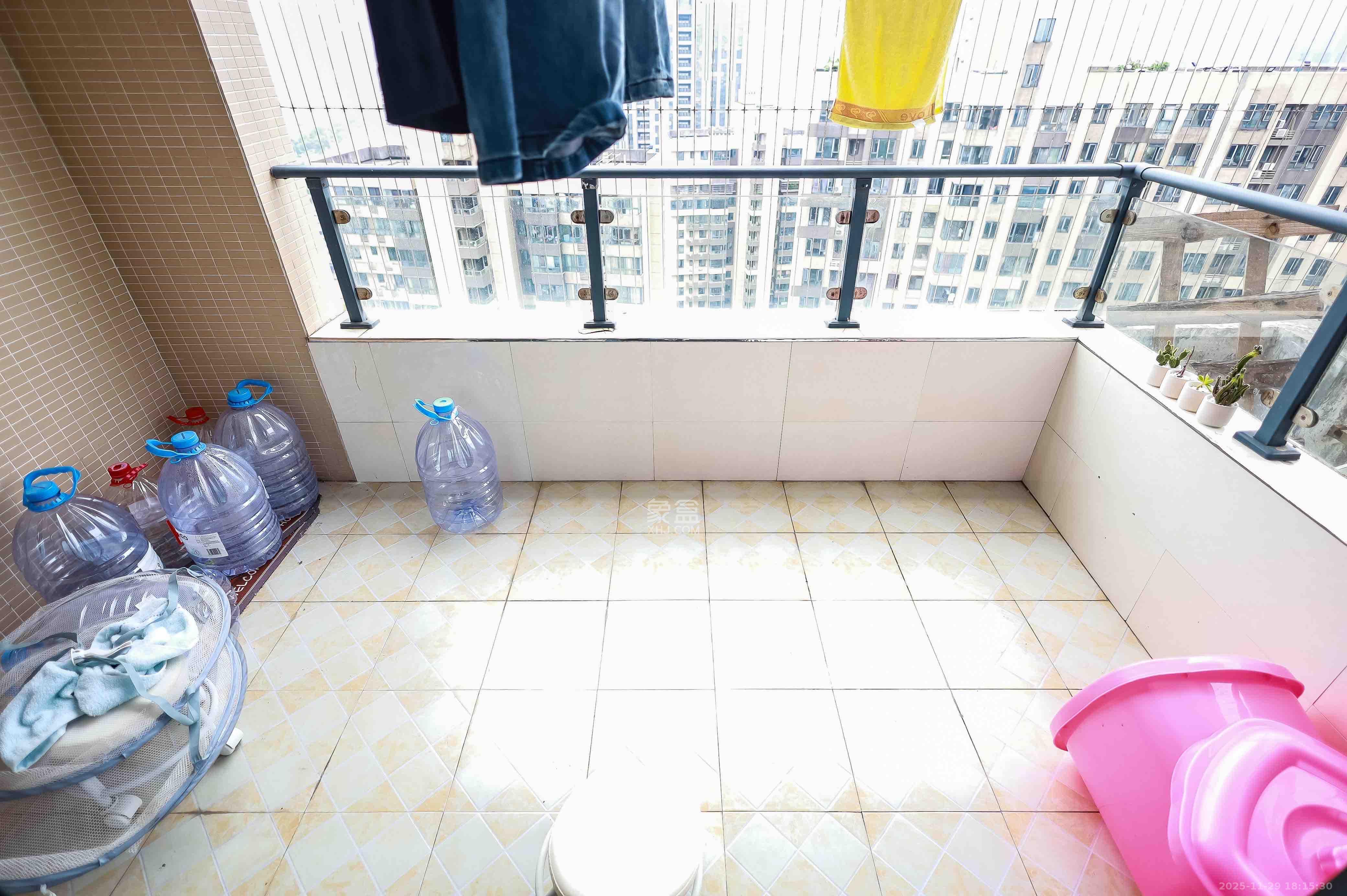 长房时代城  3室2厅1卫    2250.0元/月室内图