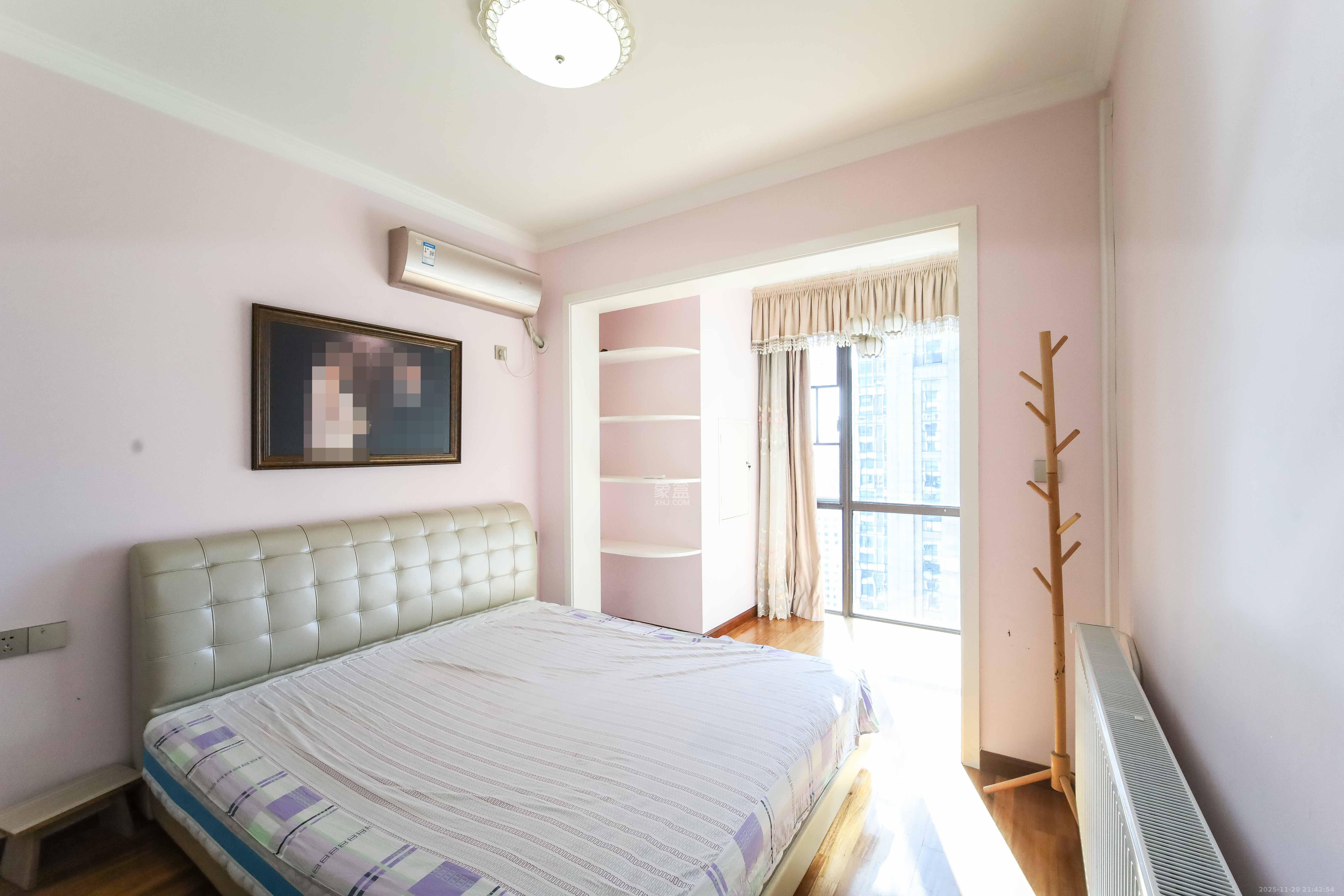 天下一家  1室2厅1卫    98.0万卧室