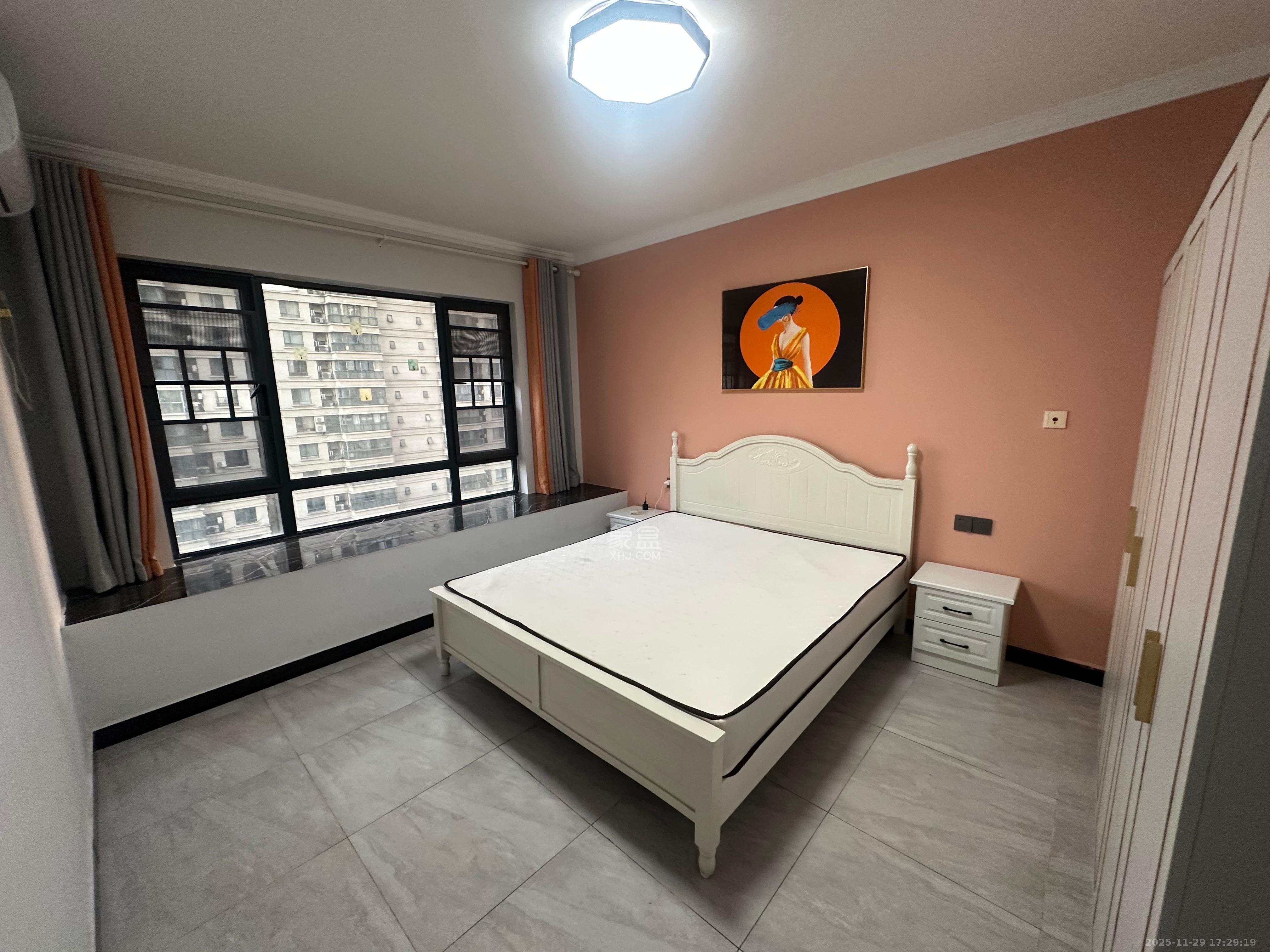 奥克斯广场  4室2厅2卫    3500.0元/月室内图