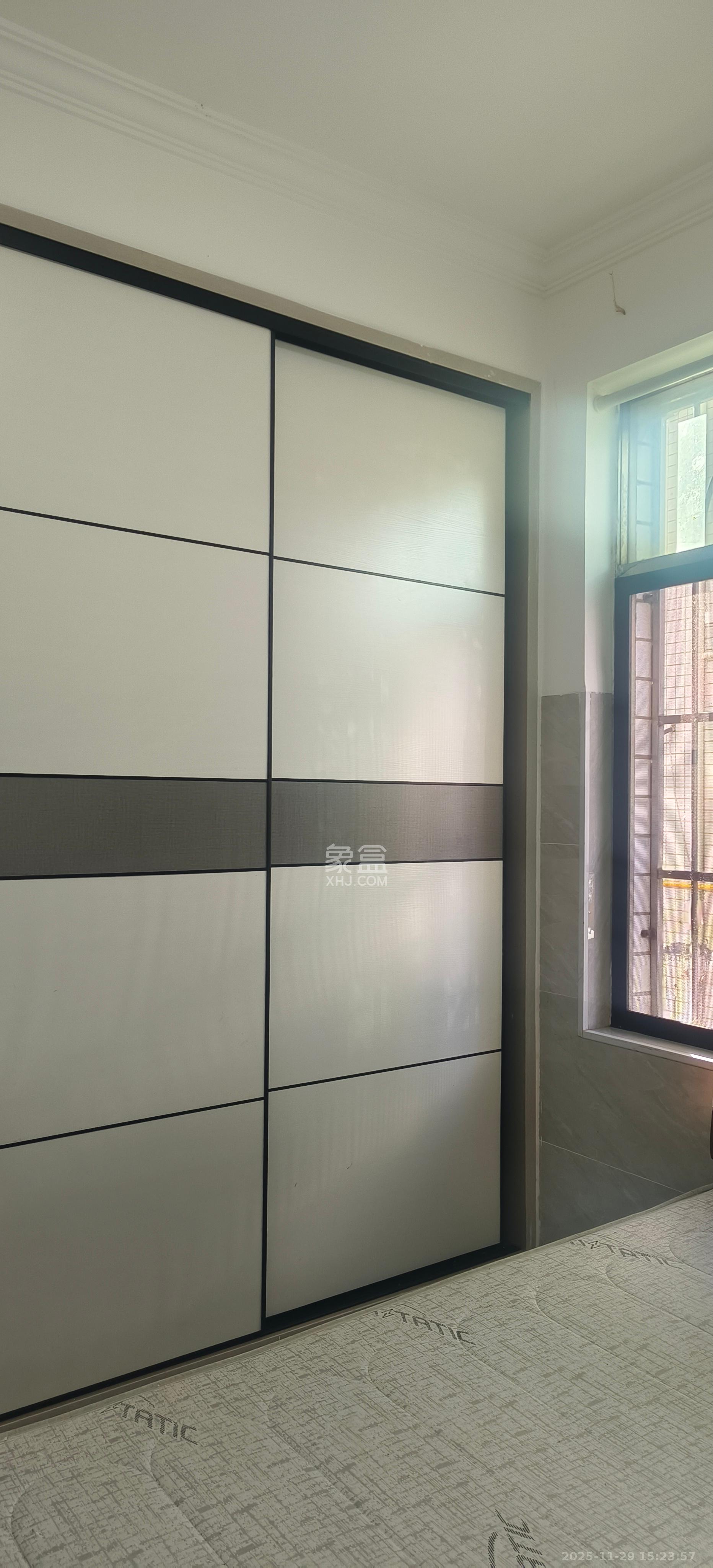 新合四村  1室1厅1卫    1000.0元/月室内图