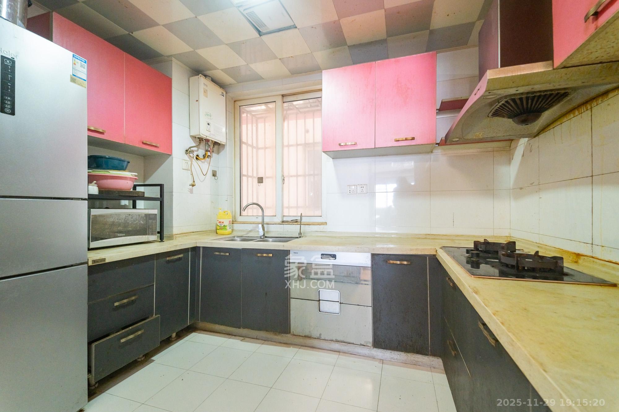 开源鑫阁  4室2厅2卫    70.0万厨房