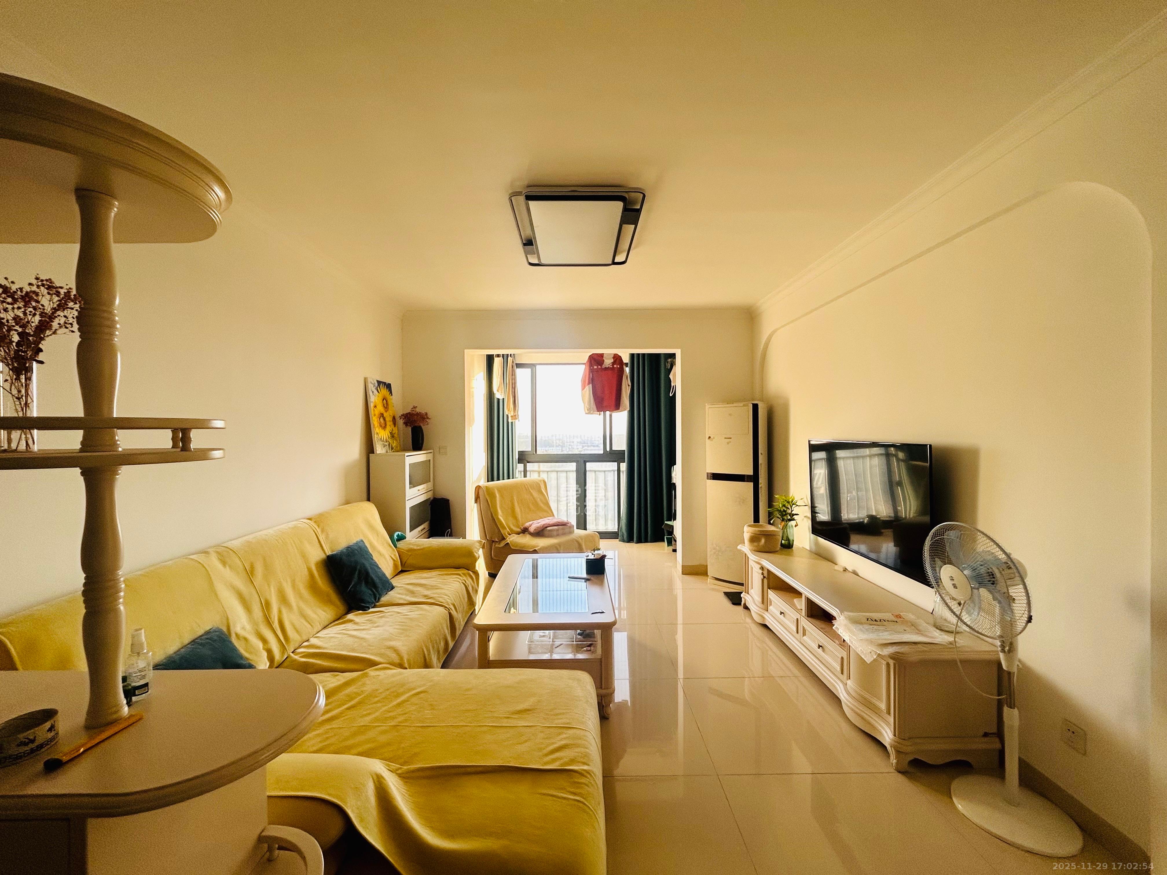 长城雅苑  1室2厅1卫    1800.0元/月