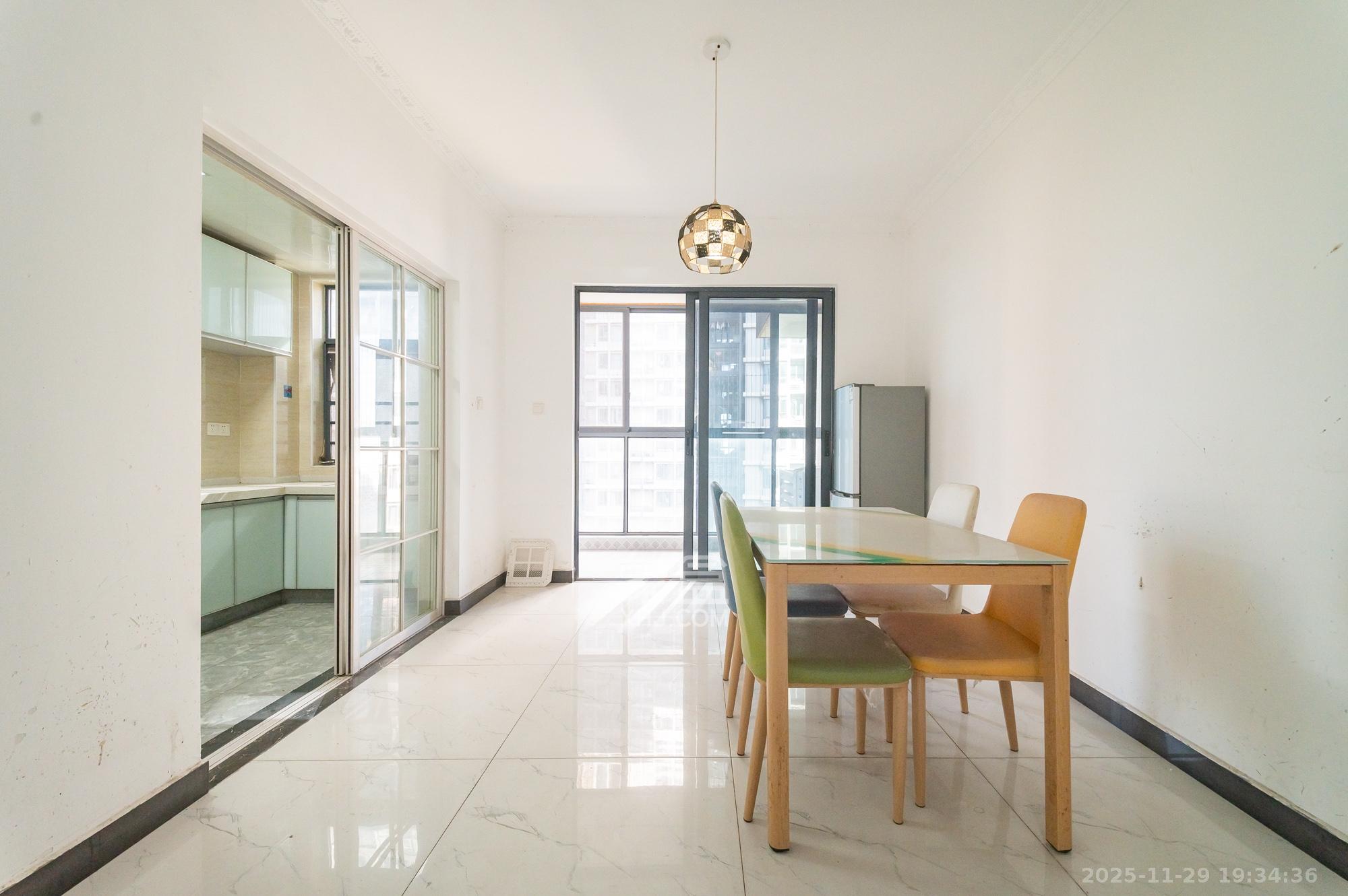 恒基凯旋门三期 4室2厅2卫 148.0万 恒基凯旋门三期 4室2厅2卫 148.0万客厅