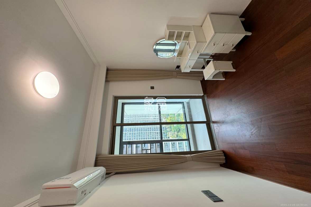 旭辉雨花郡 4室2厅2卫 4400.0元/月 旭辉雨花郡 4室2厅2卫 4400.0元/月室内图