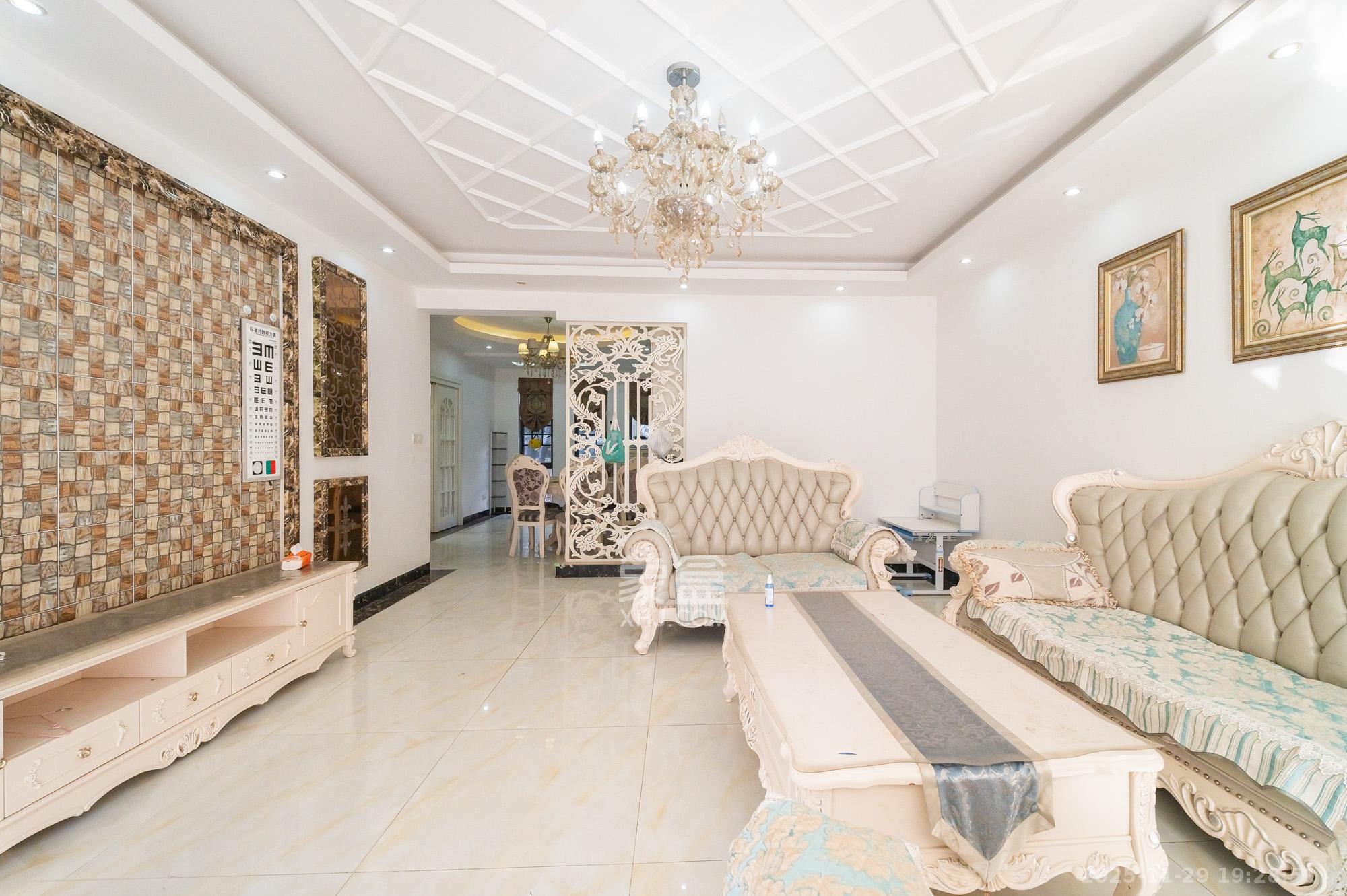 星湖湾一期洋房  5室2厅2卫    150.0万