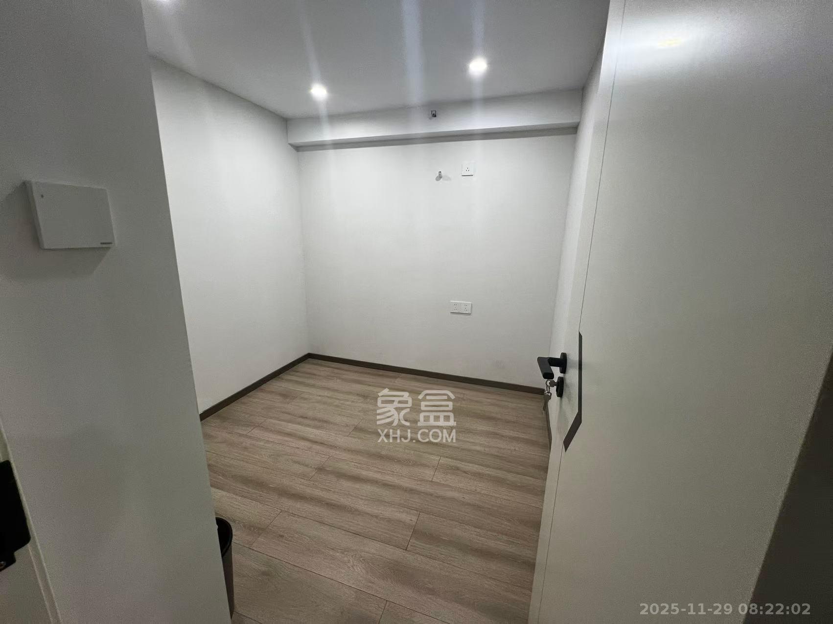 珠江花城好世界  3室1厅2卫    3100.0元/月室内图