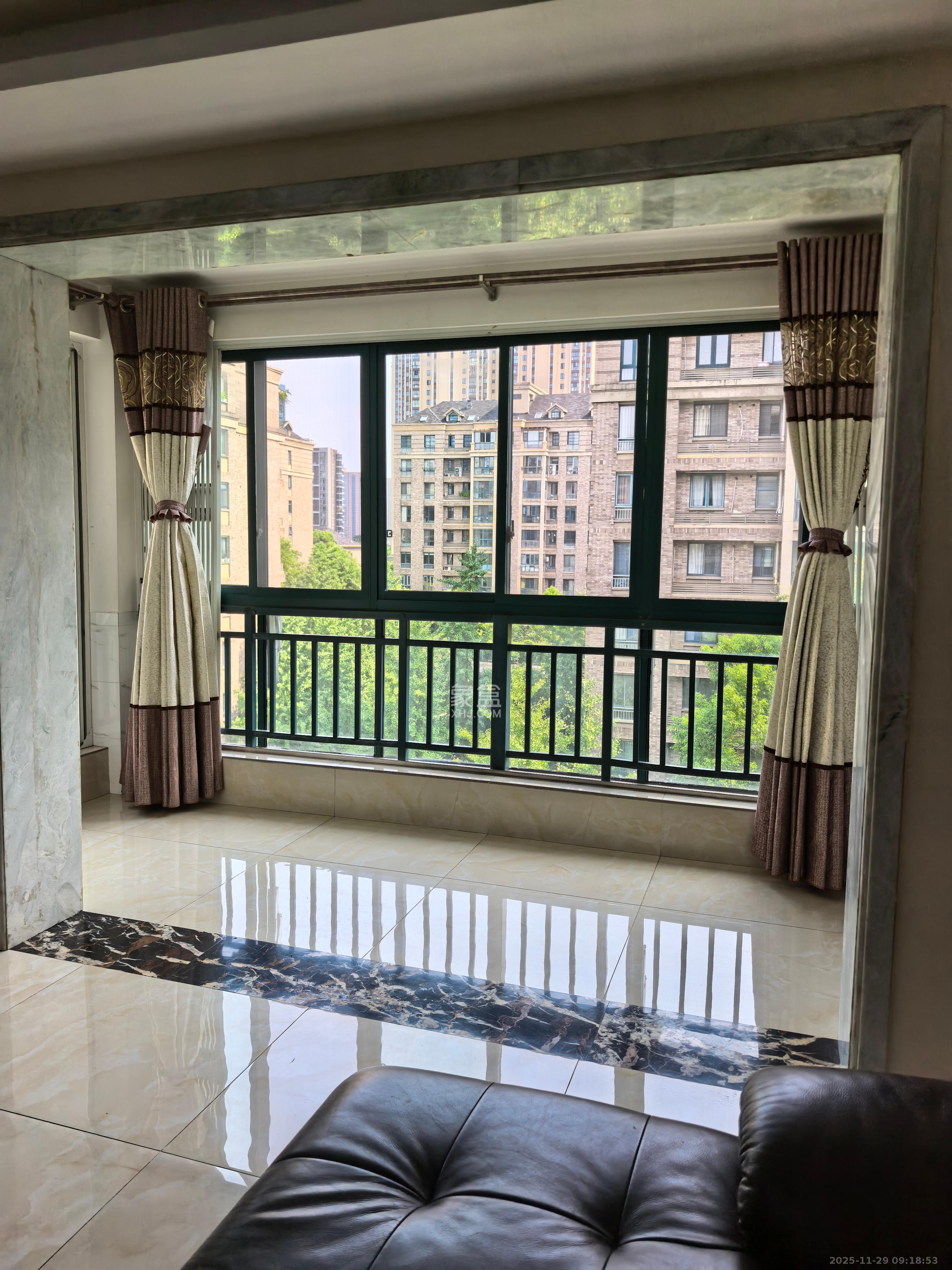 星城世家 4室2厅2卫 4500.0元/月 星城世家 4室2厅2卫 4500.0元/月室内图