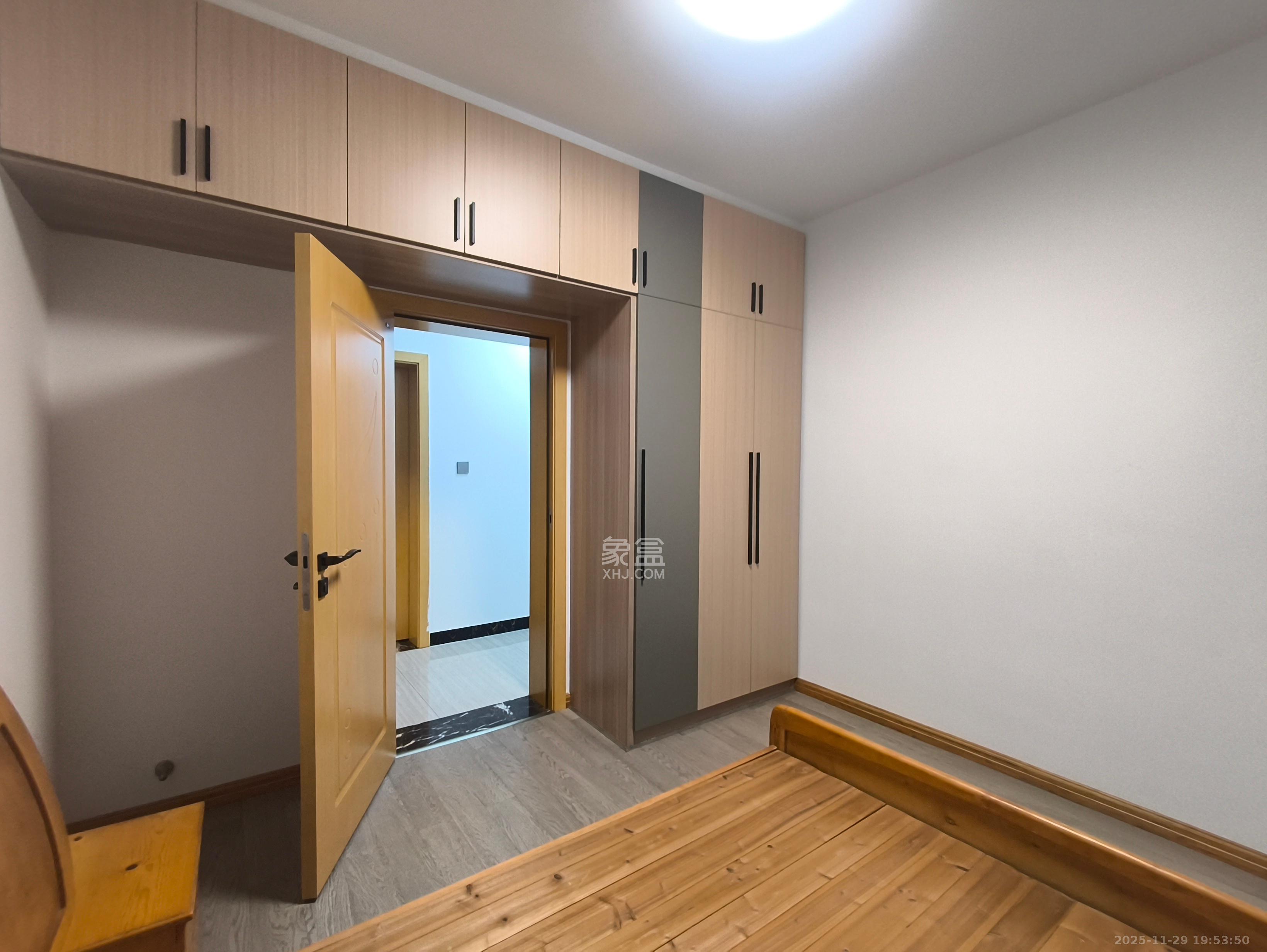 锦绣家园  4室2厅2卫    4000.0元/月室内图