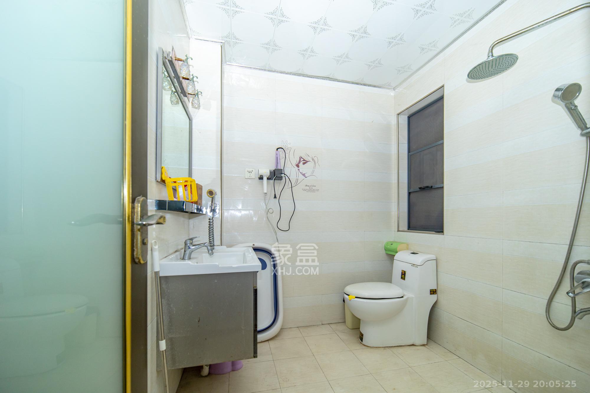 星沙派  2室2厅1卫    40.0万卫生间