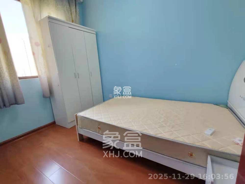 绿地中央广场  3室2厅1卫    2800.0元/月室内图