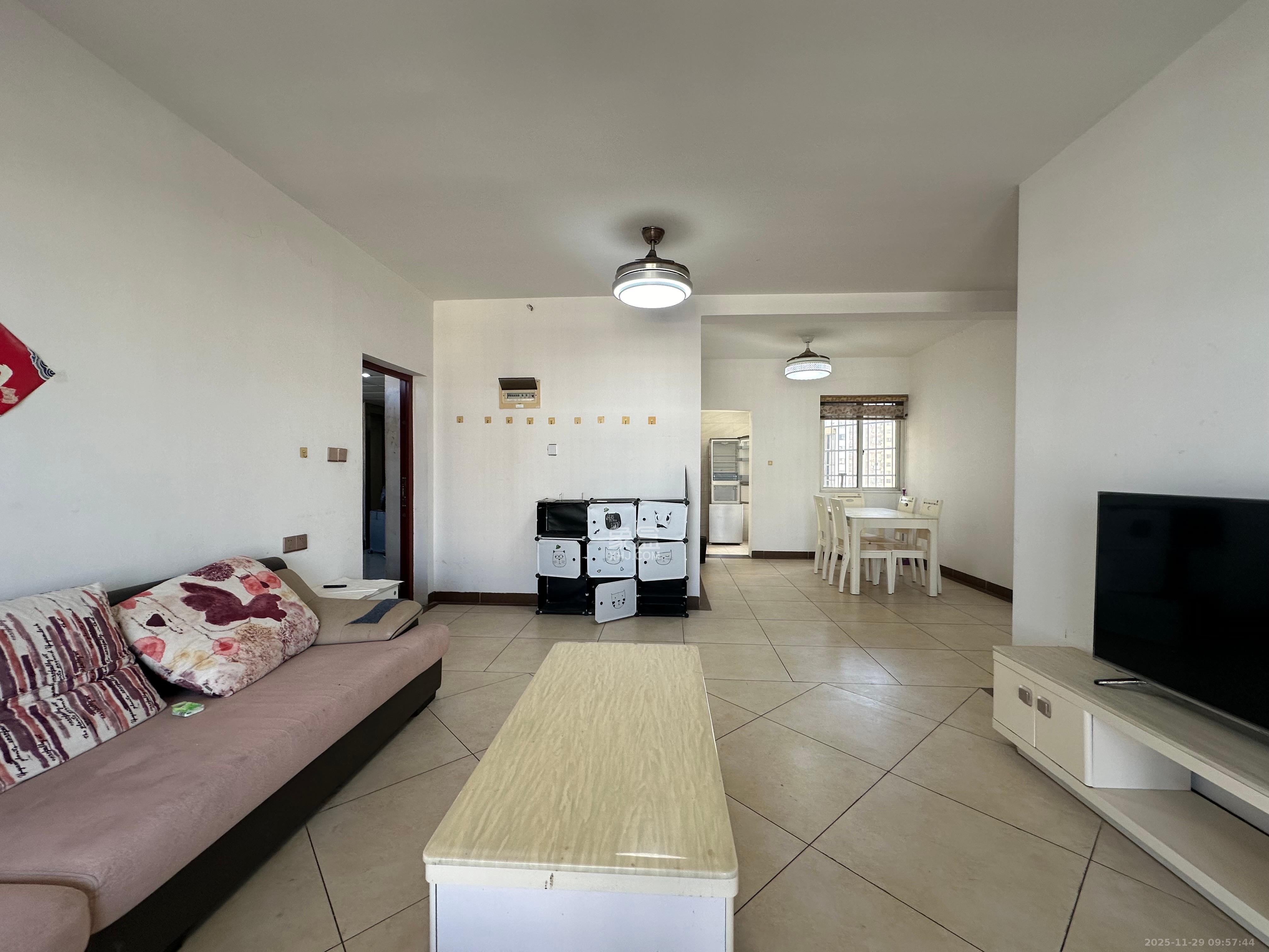 时代星城  3室2厅1卫    2000.0元/月室内图