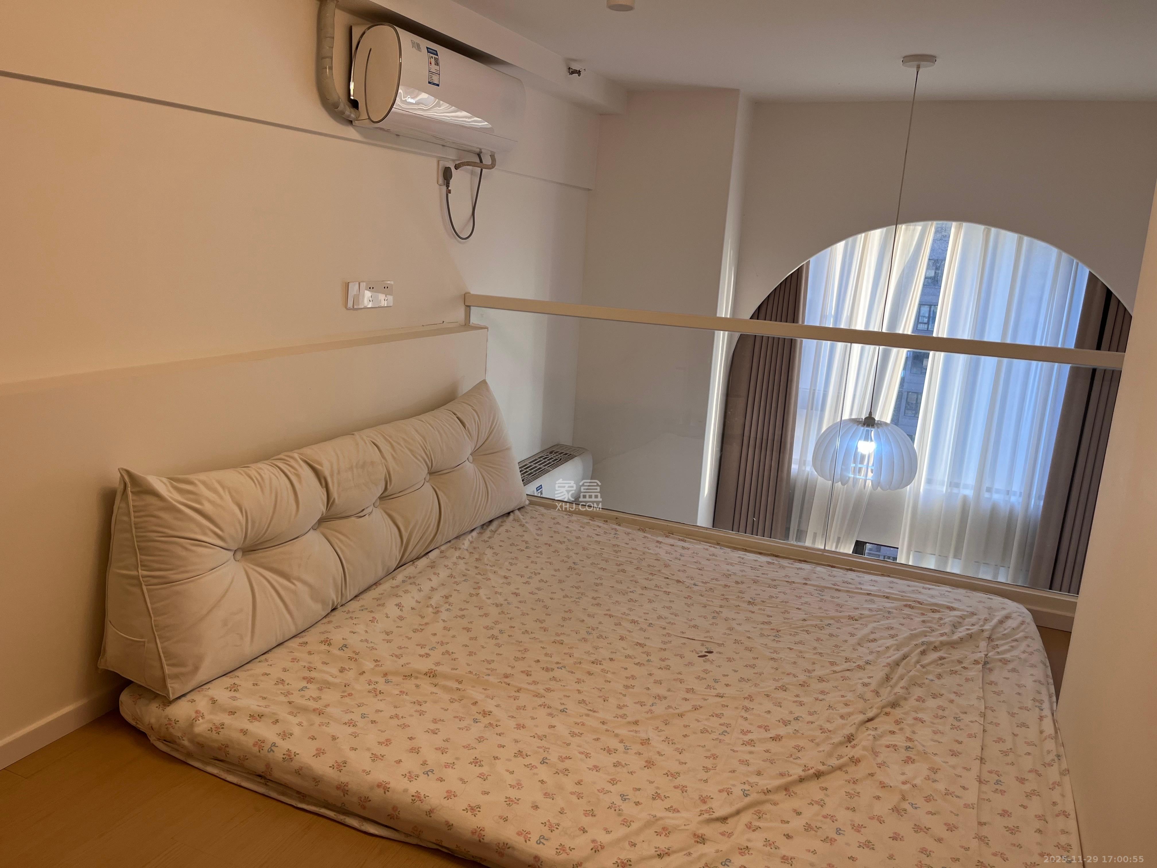 卓越江岸  2室1厅1卫    2600.0元/月室内图