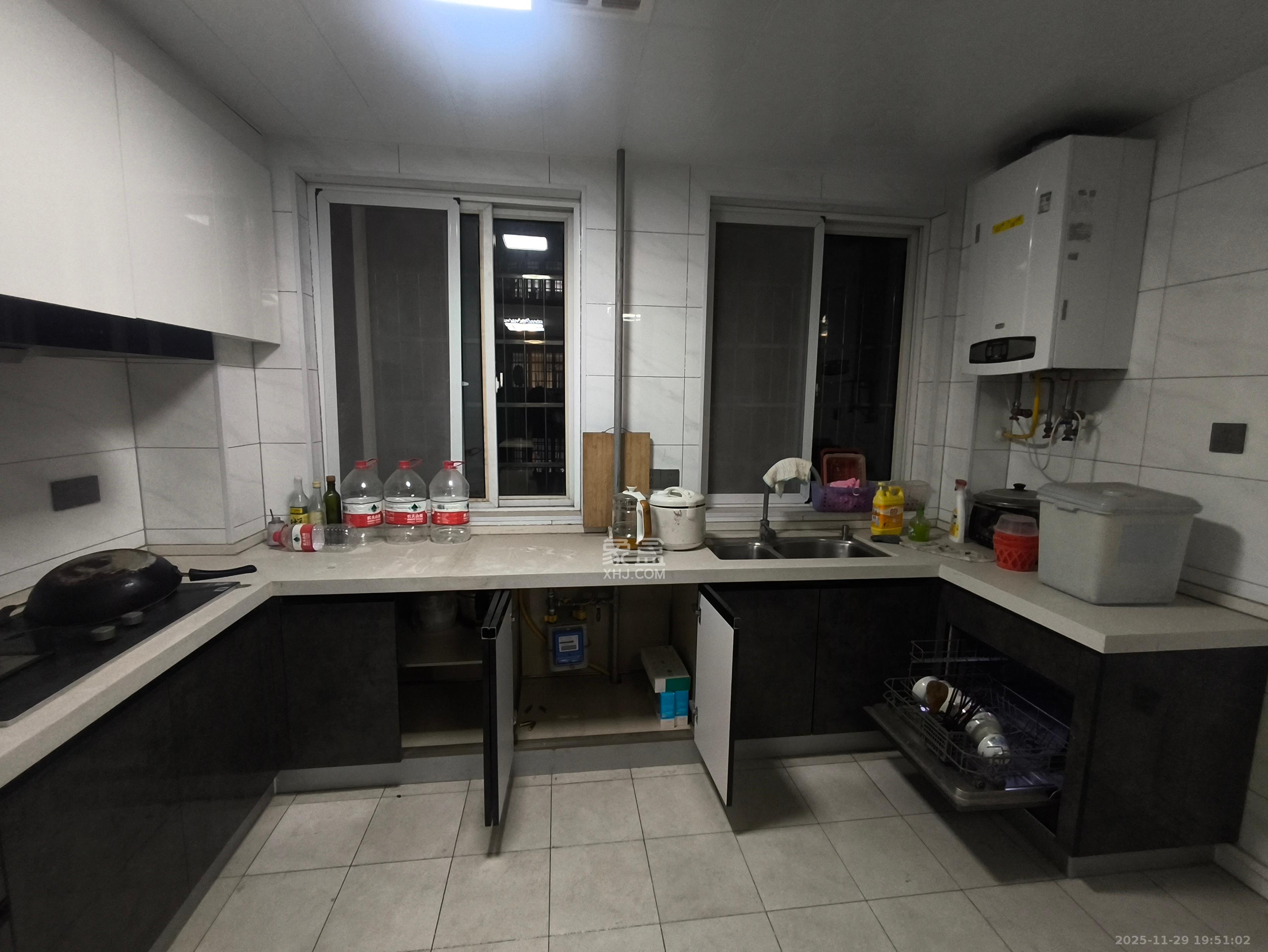 锦绣家园  4室2厅2卫    4000.0元/月