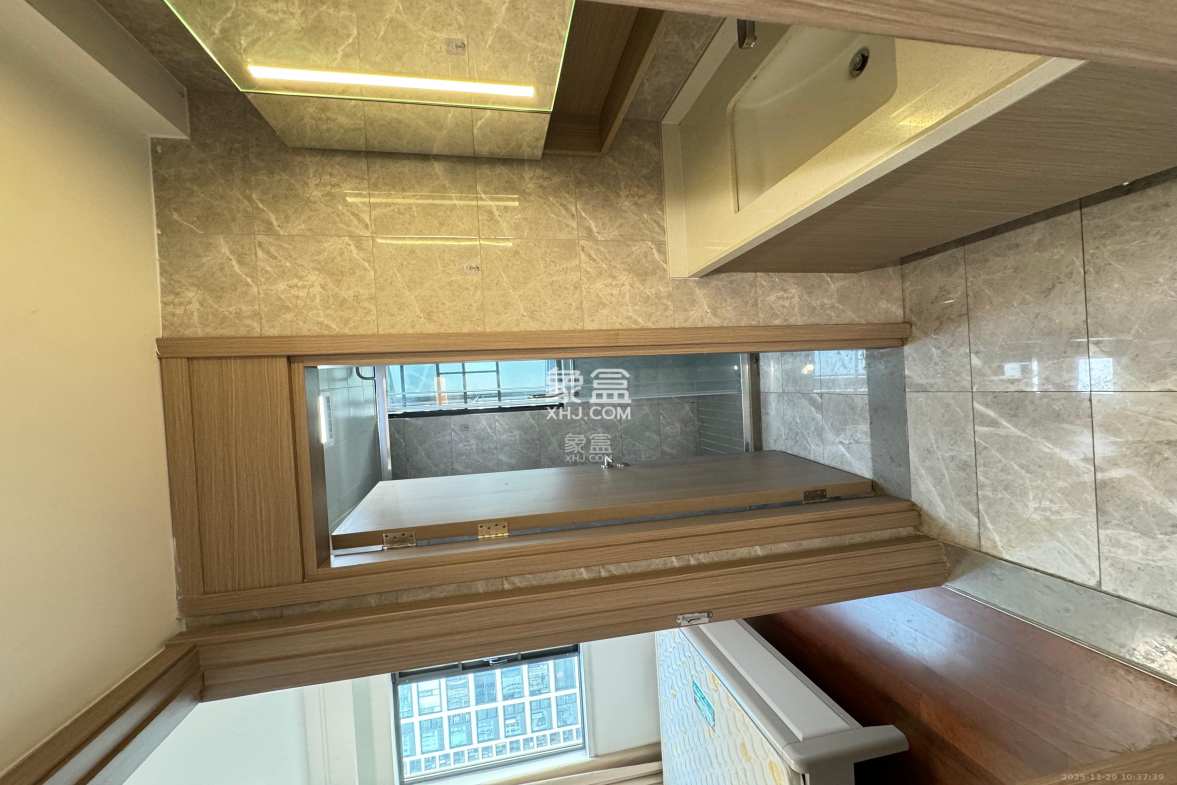 旭辉雨花郡 4室2厅2卫 4400.0元/月 旭辉雨花郡 4室2厅2卫 4400.0元/月室内图