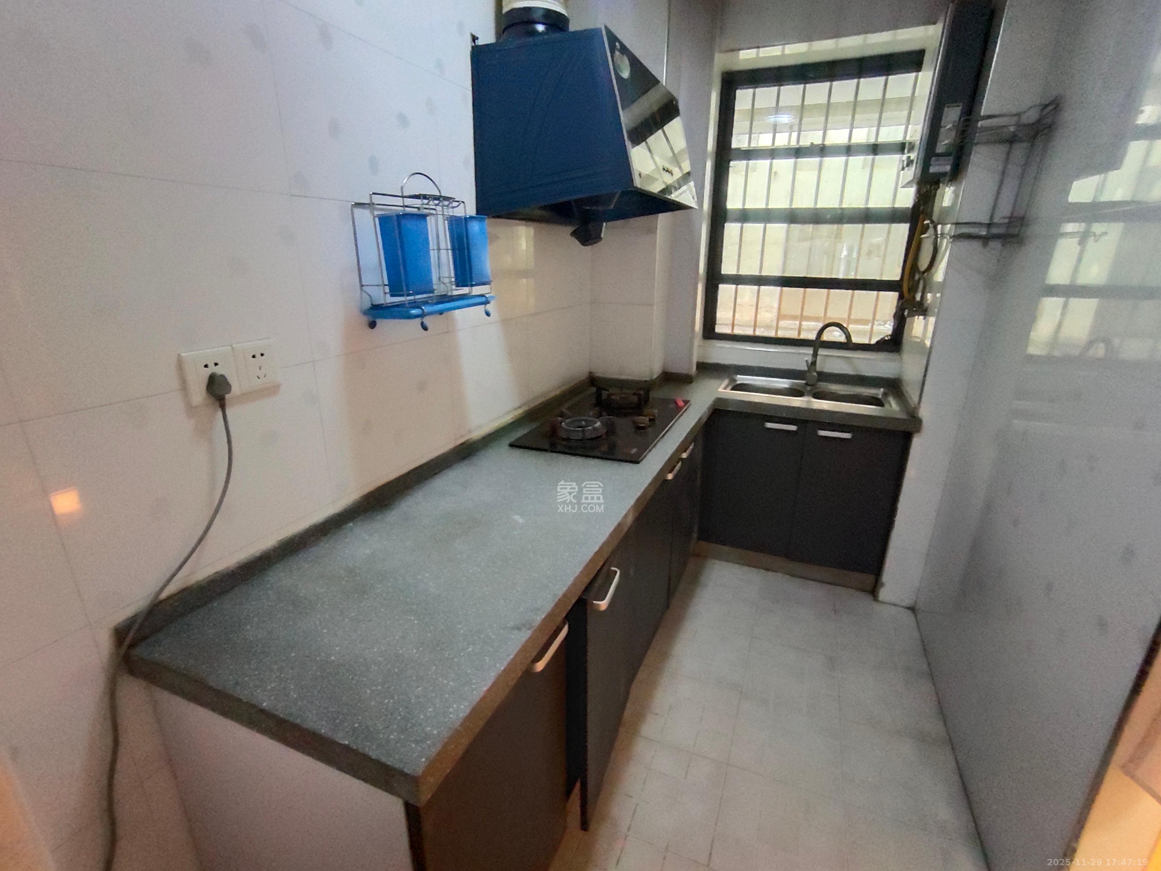 阳光100二期 1室1厅1卫 1500.0元/月 阳光100二期 1室1厅1卫 1500.0元/月室内图