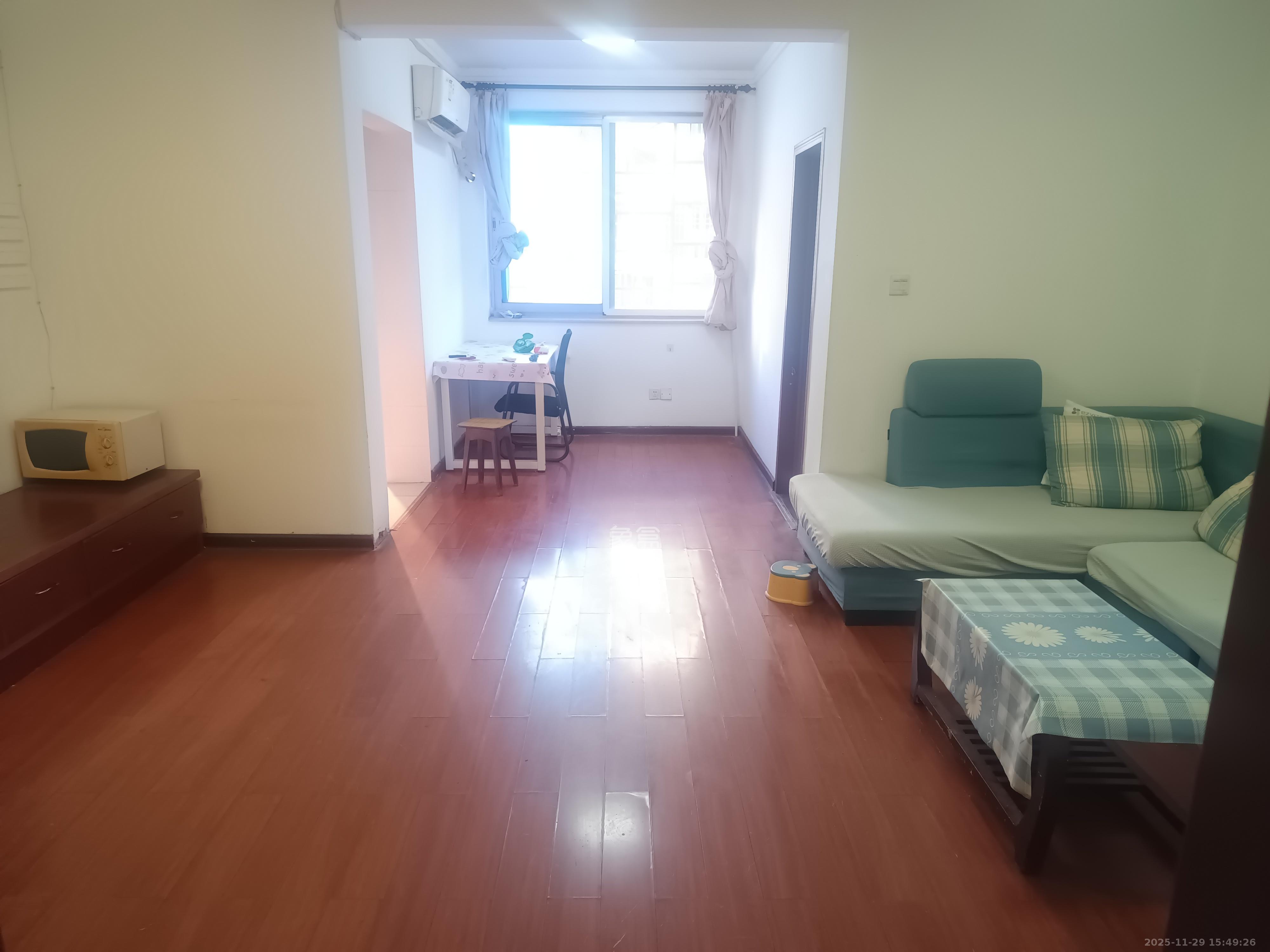 岳银小区(一二三五村) 2室2厅1卫 2000.0元/月 岳银小区(一二三五村) 2室2厅1卫 2000.0元/月室内图