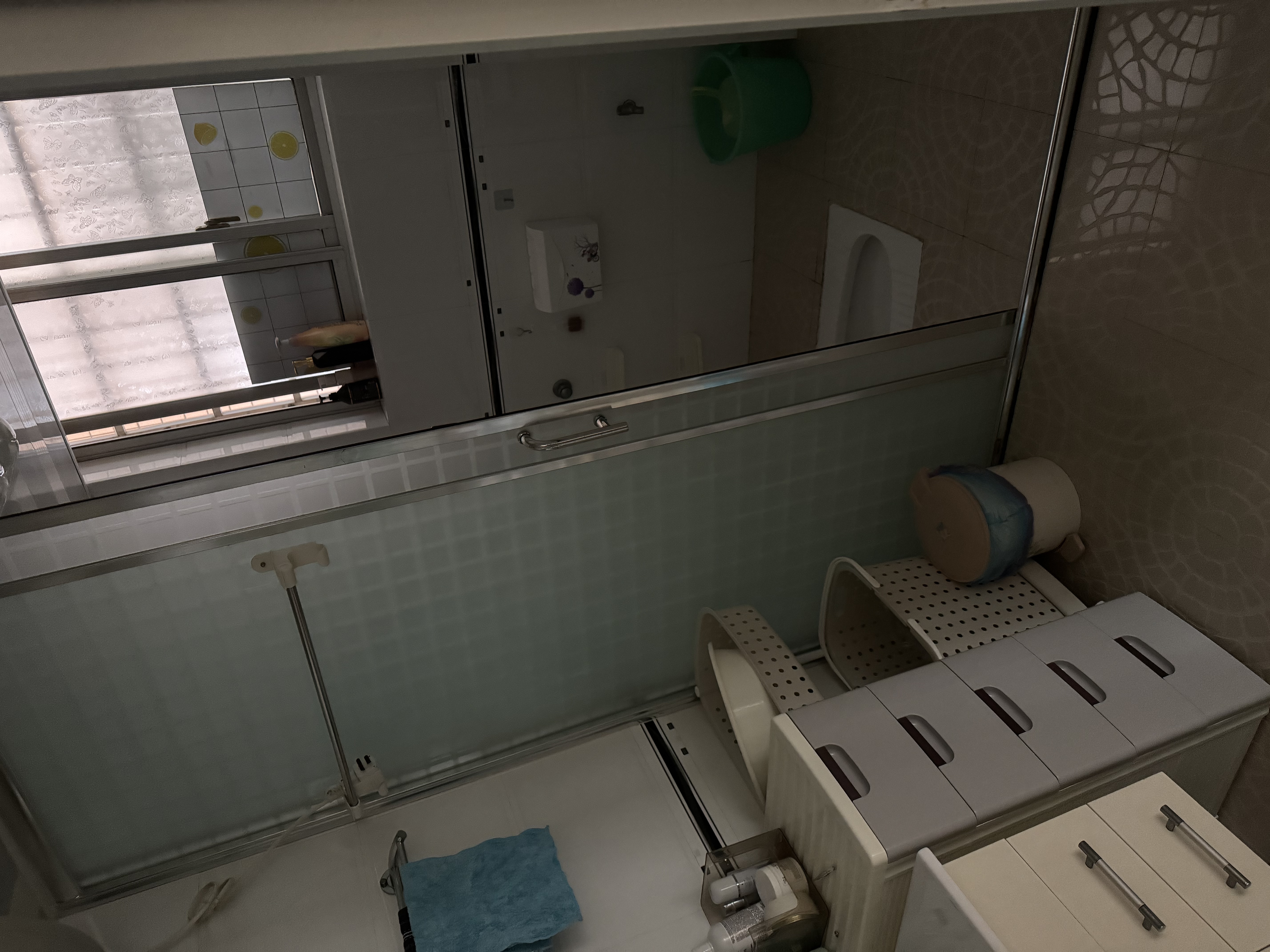 安厦鑫苑  3室2厅2卫    75.0万客厅