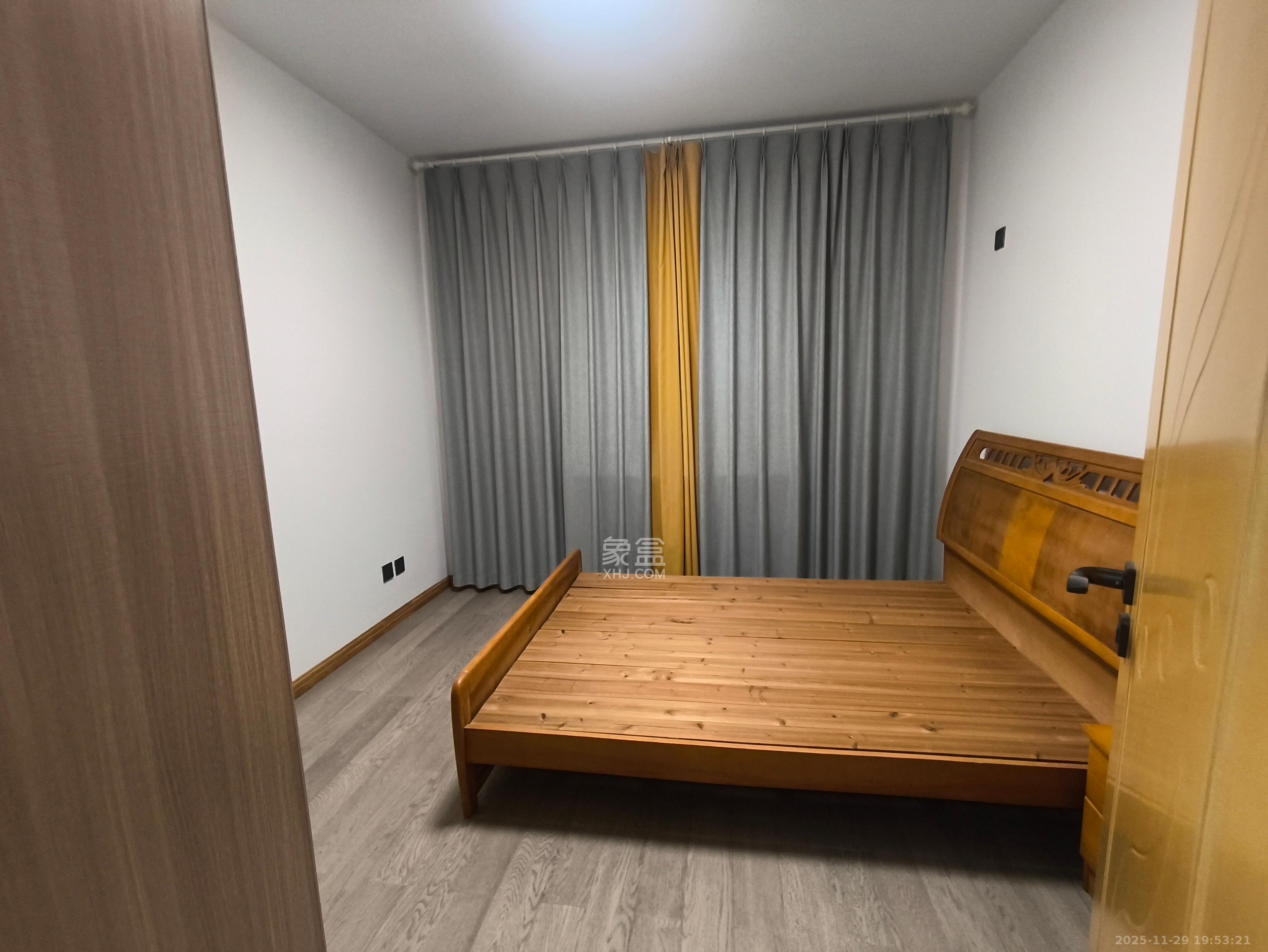 锦绣家园  4室2厅2卫    4000.0元/月室内图