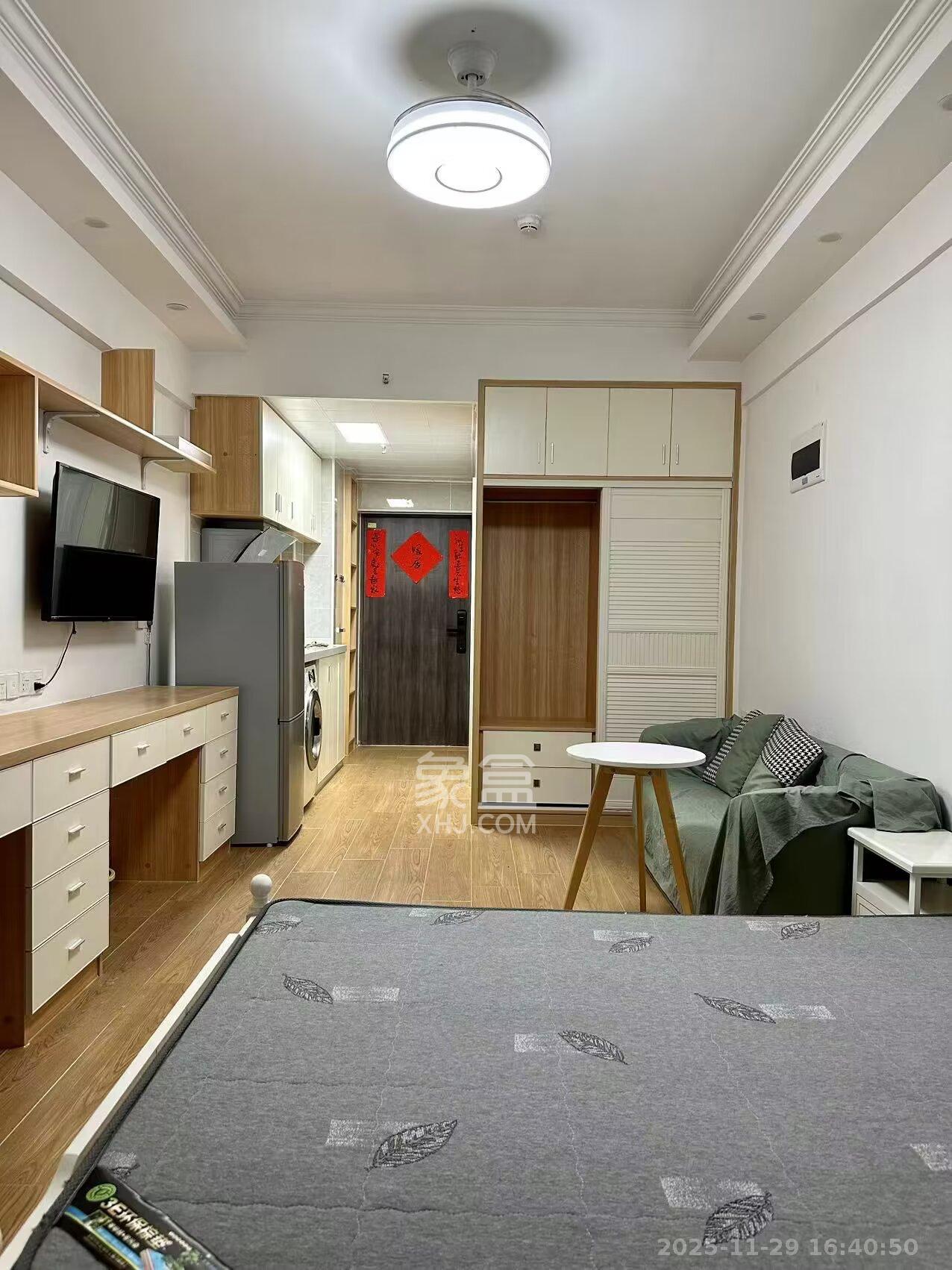 龙湖湘江星座（祺鑫星座公寓）  1室1厅1卫    1400.0元/月