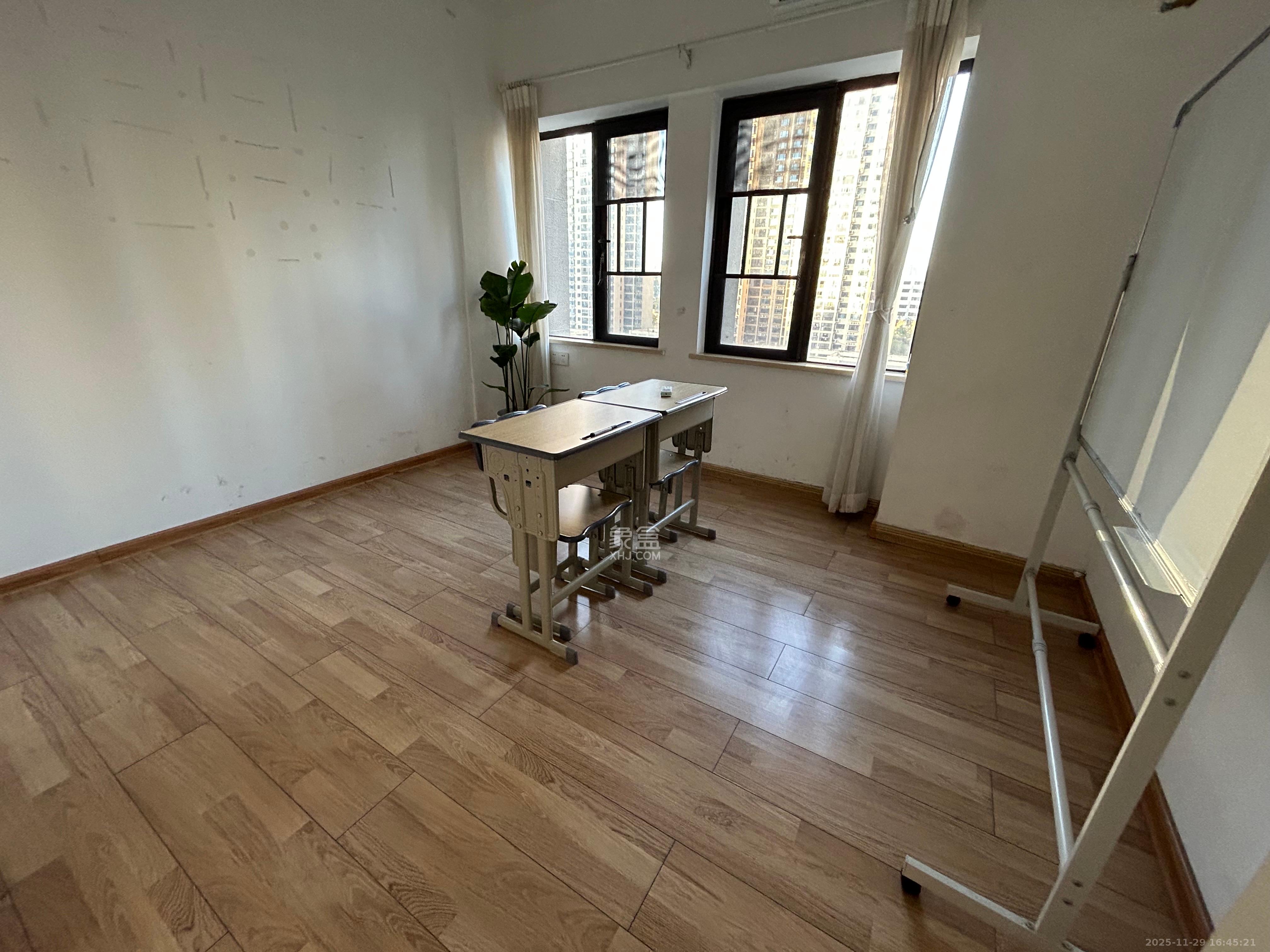 钰龙天下二期(钰龙佳园) 1室1厅1卫 6200.0元/月 钰龙天下二期(钰龙佳园) 1室1厅1卫 6200.0元/月室内图