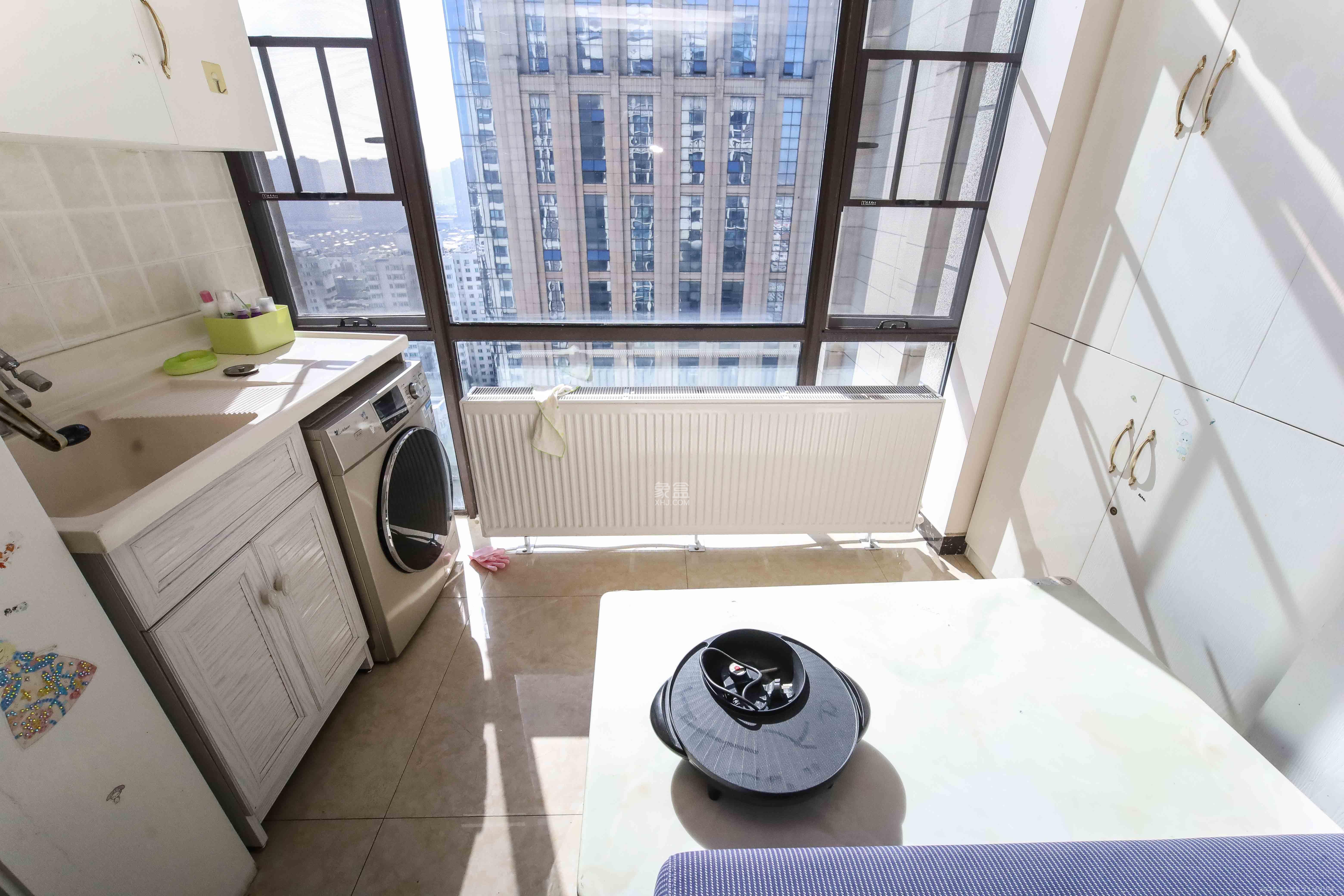 天下一家 1室2厅1卫 98.0万 天下一家 1室2厅1卫 98.0万阳台