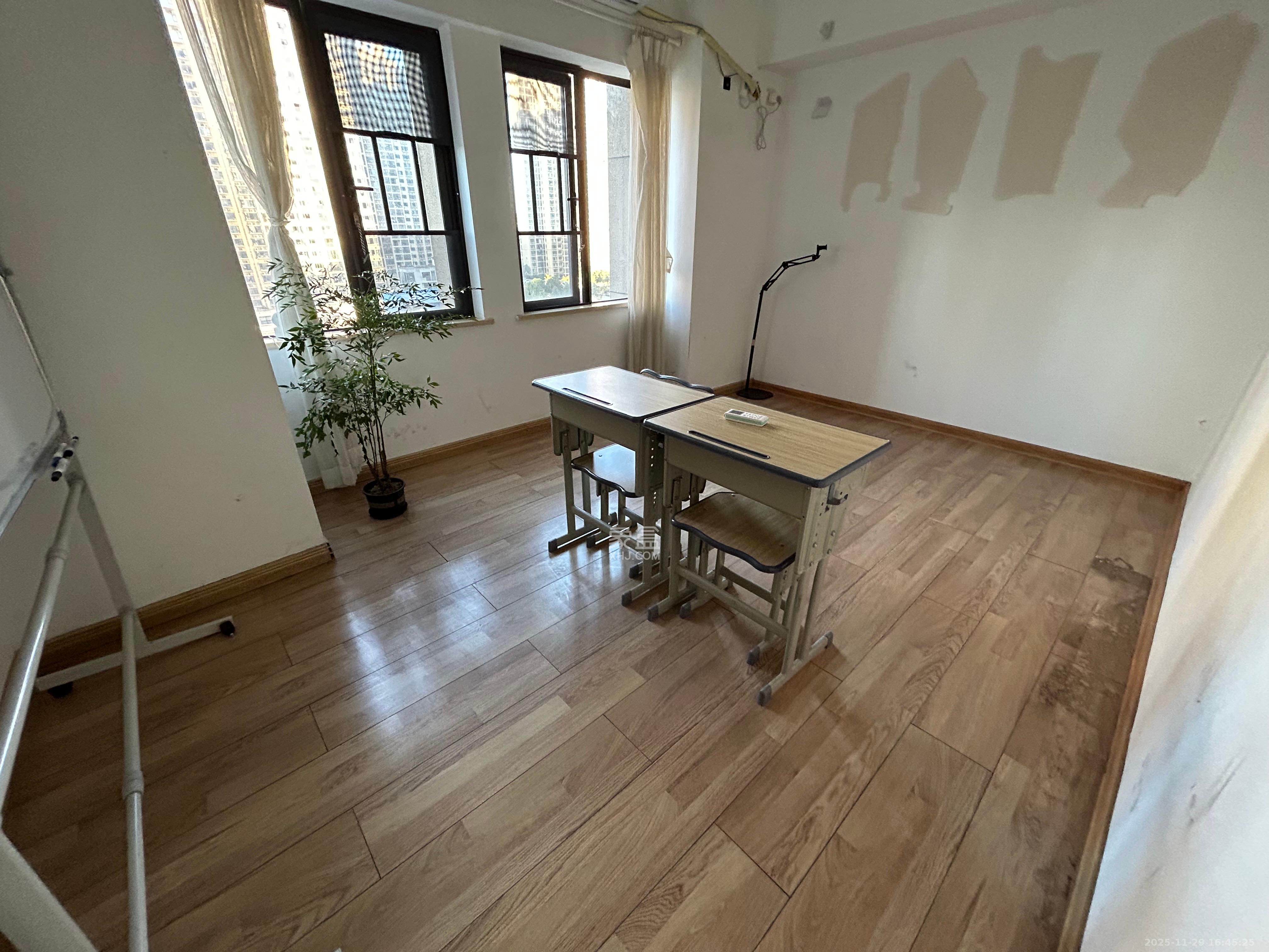 钰龙天下二期(钰龙佳园) 1室1厅1卫 6200.0元/月 钰龙天下二期(钰龙佳园) 1室1厅1卫 6200.0元/月室内图