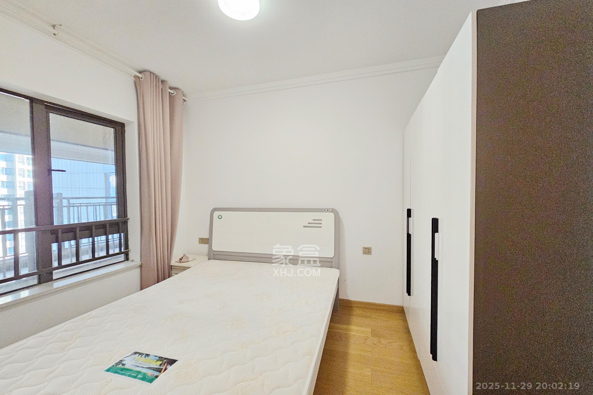 阳光城尚东湾青柠园 3室2厅1卫 86.0万 阳光城尚东湾青柠园 3室2厅1卫 86.0万卧室