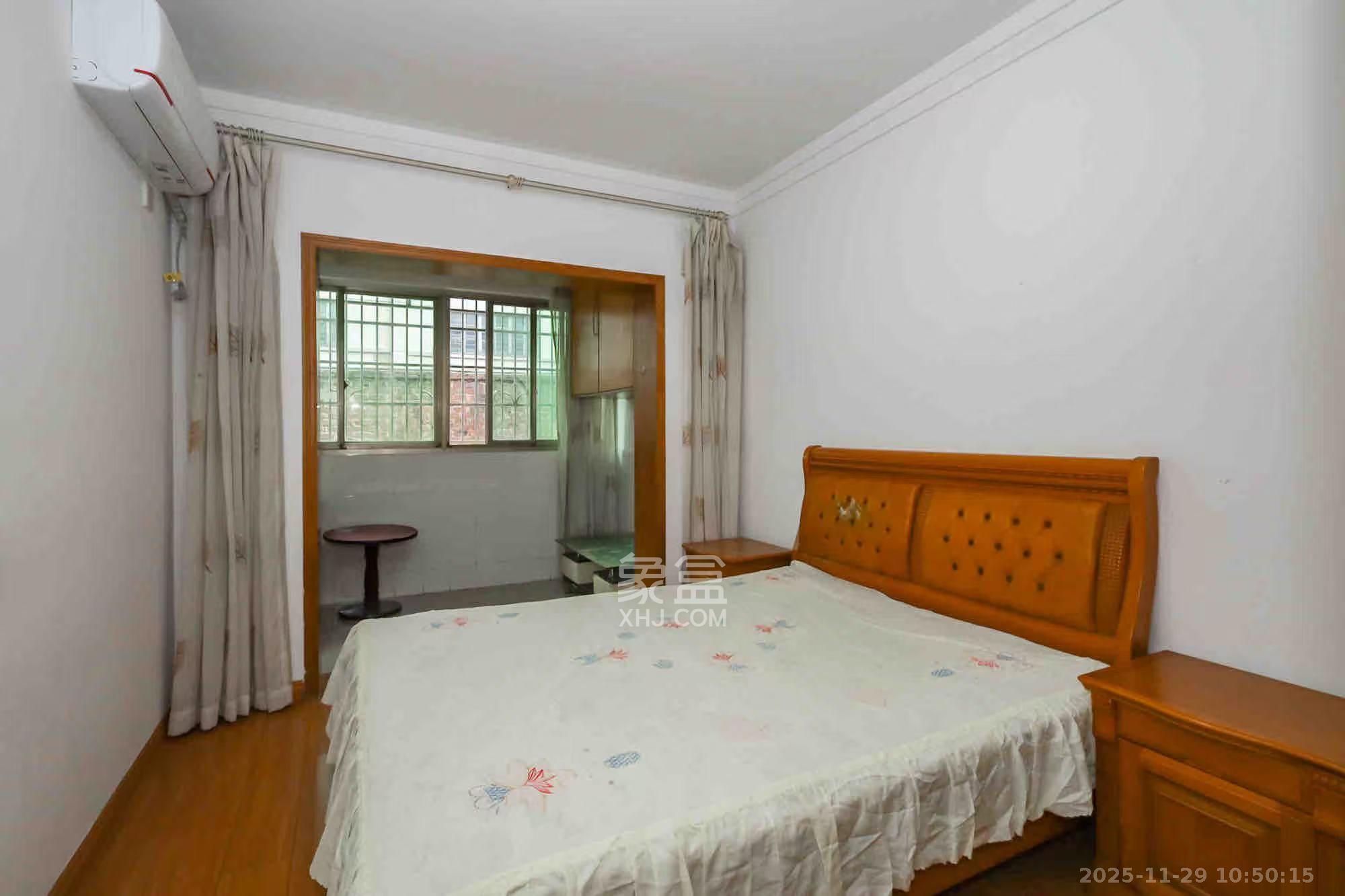 伞厂宿舍  2室2厅1卫    2000.0元/月室内图