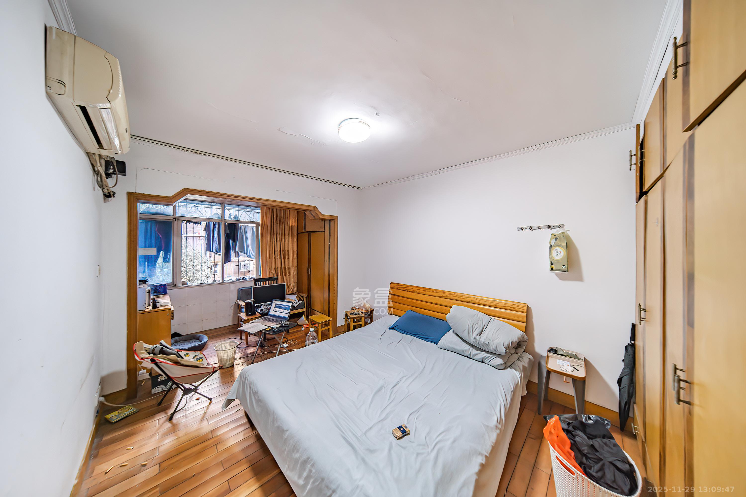 上麻园岭散盘 3室2厅1卫 63.8万 上麻园岭散盘 3室2厅1卫 63.8万卧室