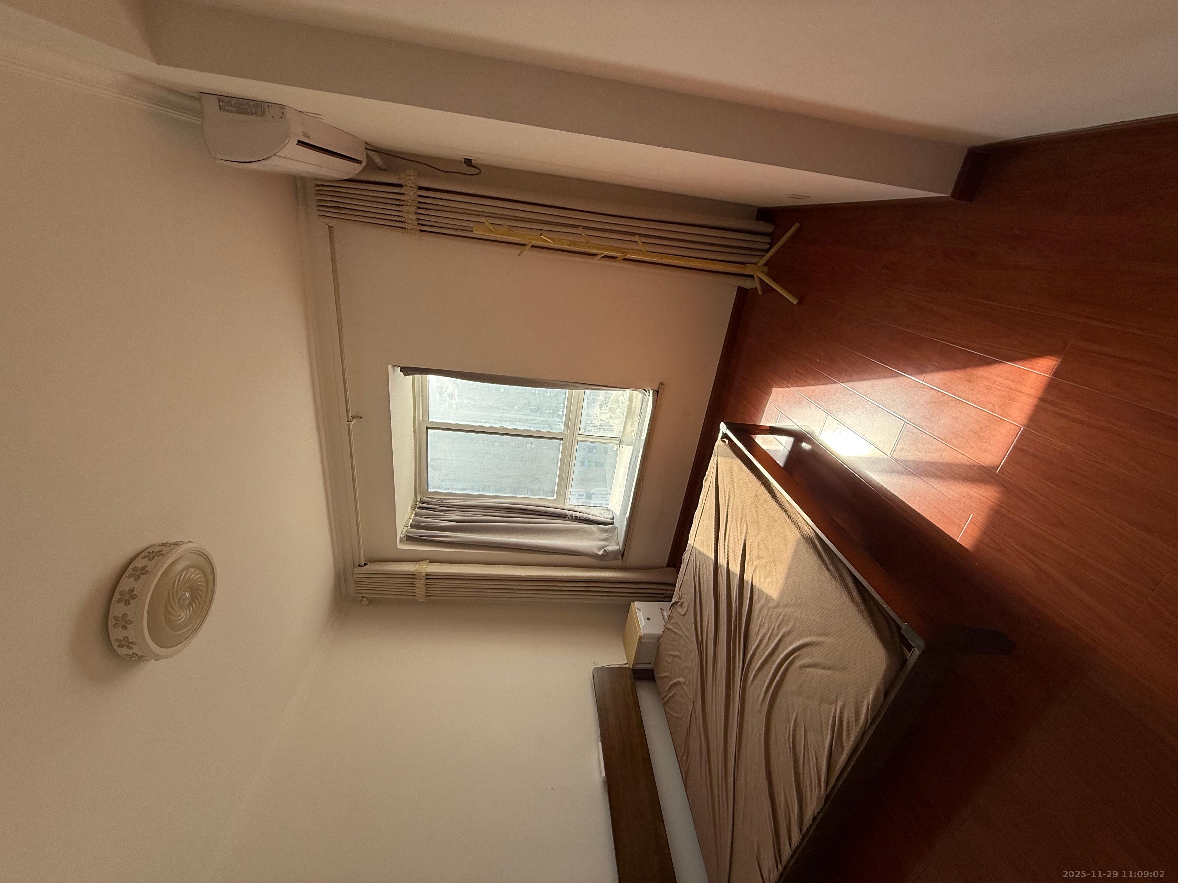 水映青山  1室1厅1卫    1900.0元/月