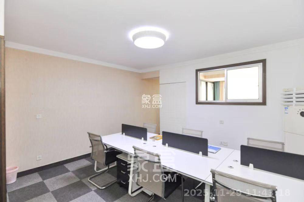 玛依拉山庄 1室1厅1卫 1600.0元/月 玛依拉山庄 1室1厅1卫 1600.0元/月室内图