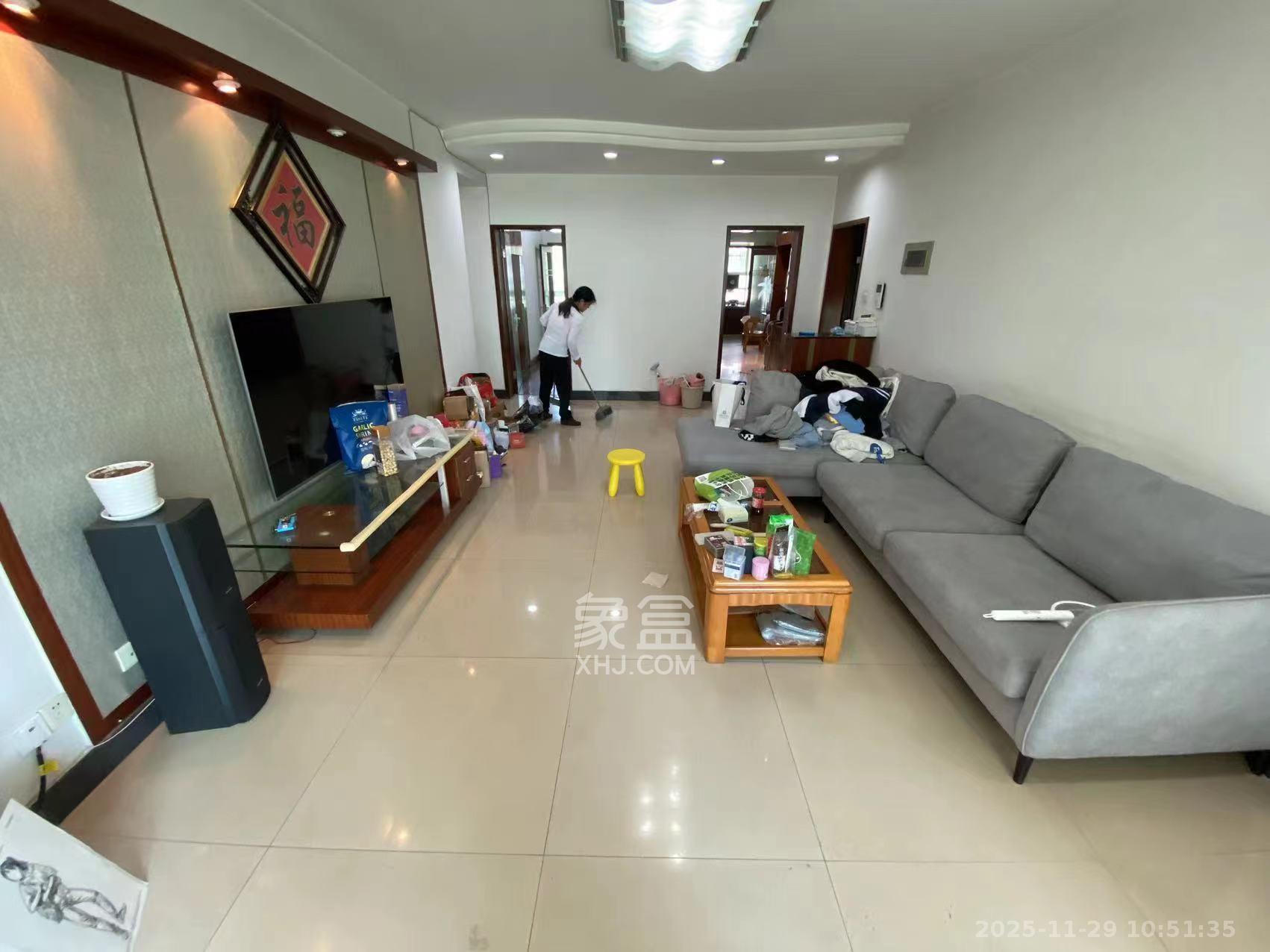 都市星光 3室2厅2卫 4200.0元/月 都市星光 3室2厅2卫 4200.0元/月室内图