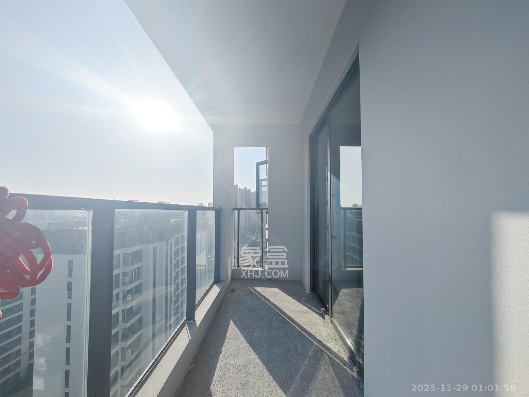 远洋红星天铂二期 4室2厅3卫 218.0万 远洋红星天铂二期 4室2厅3卫 218.0万阳台