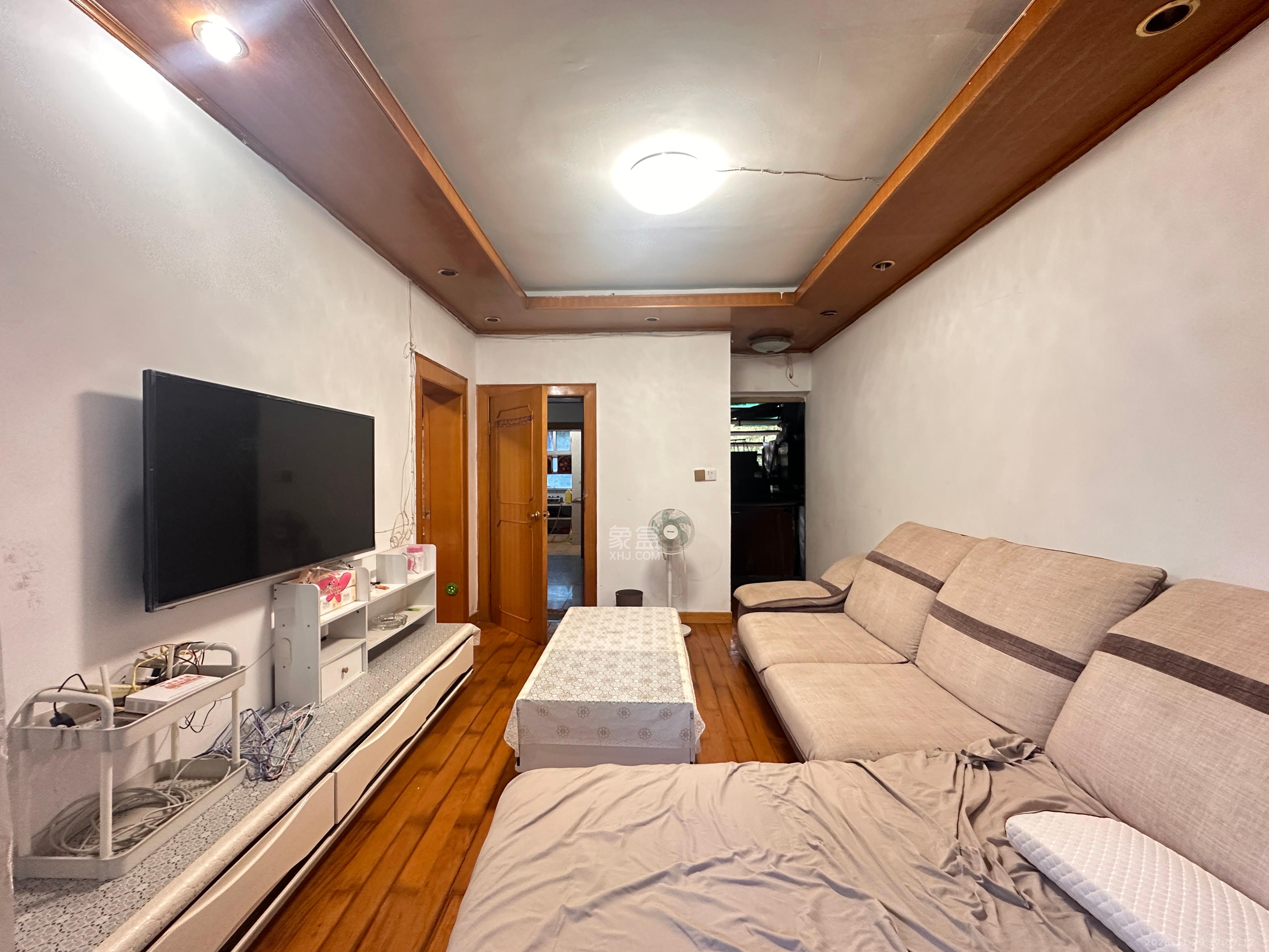 涂家冲社区（涂新小区、农商银行宿舍）  2室1厅1卫    1400.0元/月