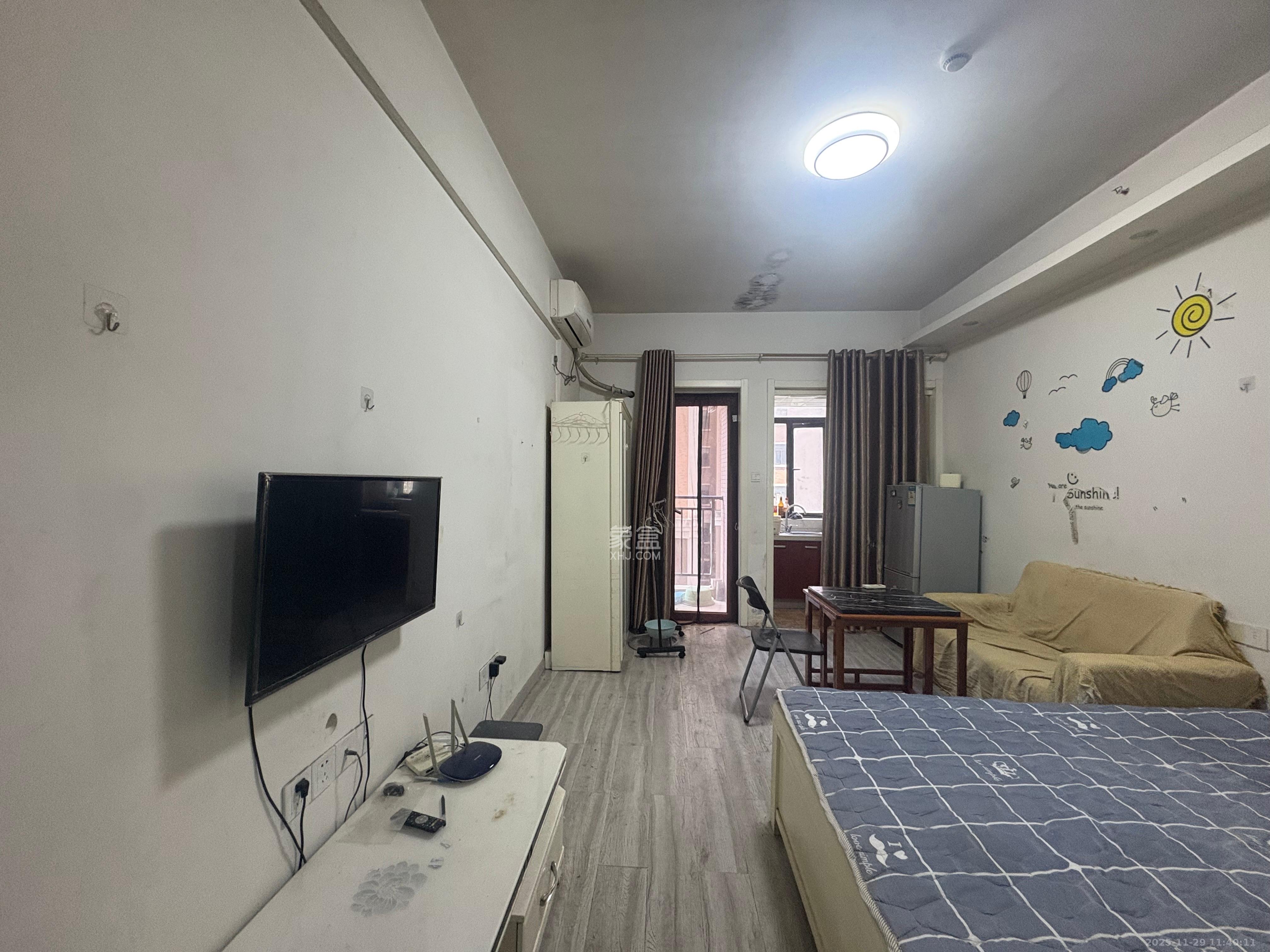 水岸世景  1室1厅1卫    1100.0元/月