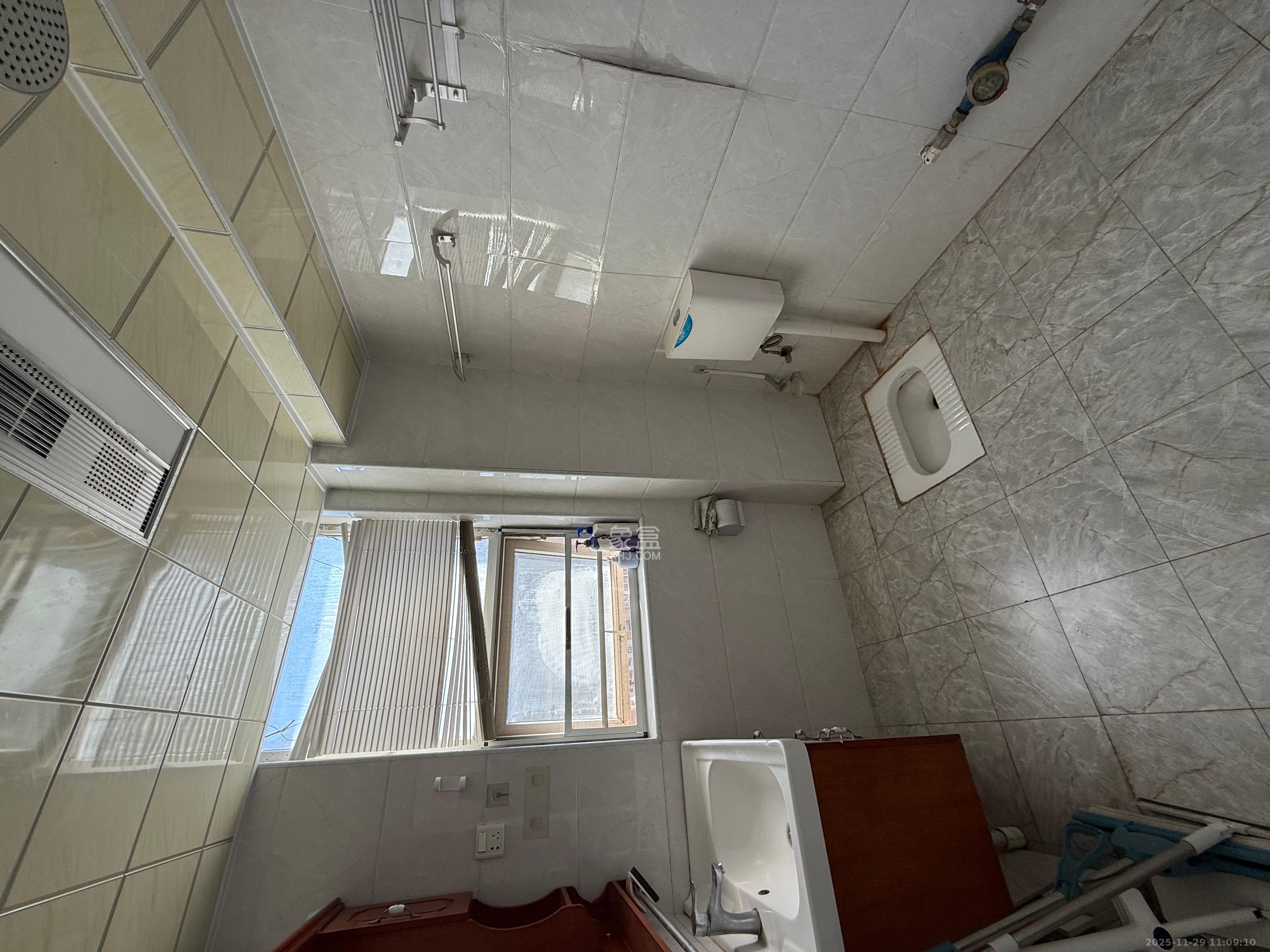 水映青山  1室1厅1卫    1900.0元/月室内图