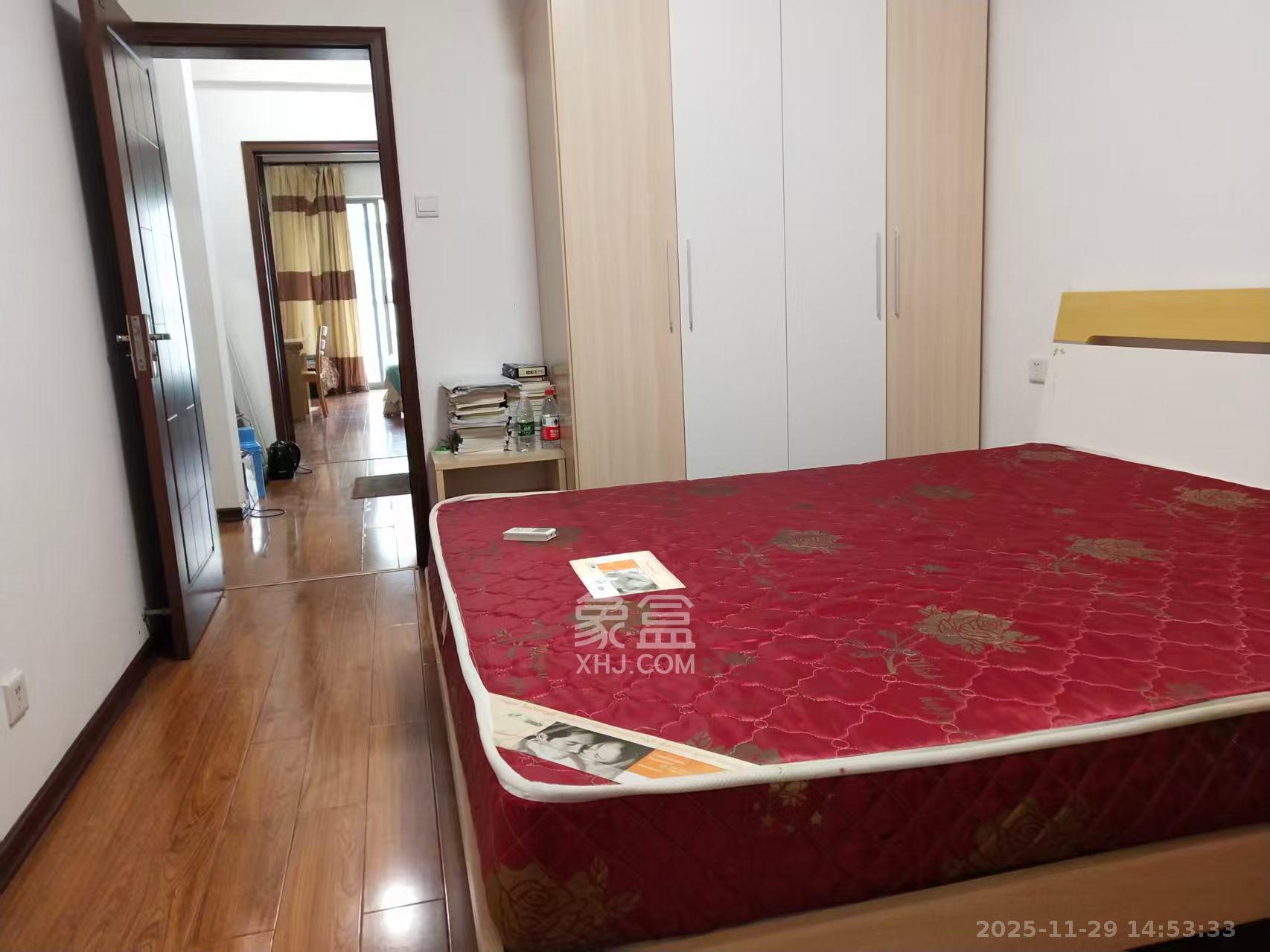 阳光100二期  3室2厅2卫    3000.0元/月室内图