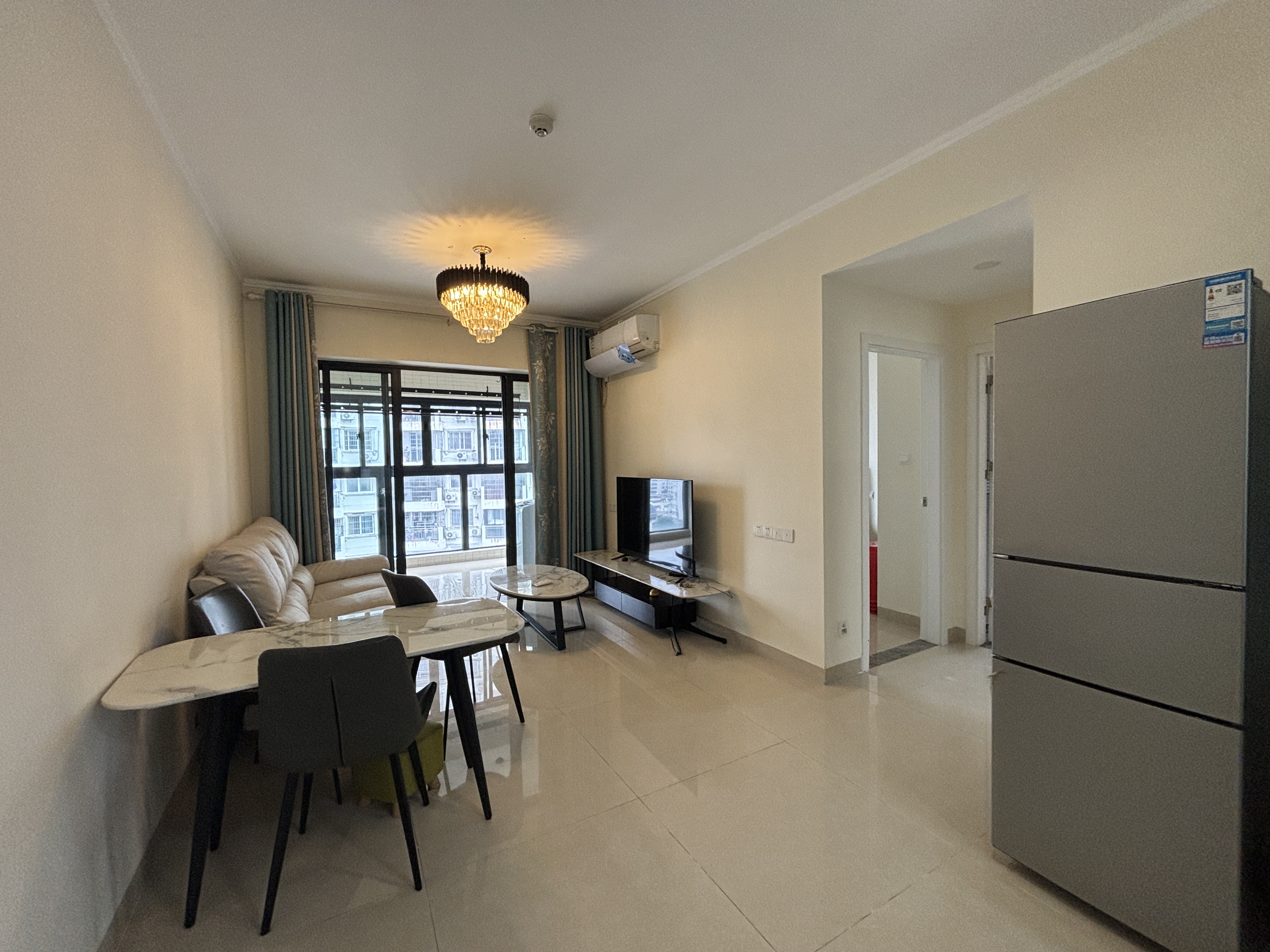 龙昆悦城 2室2厅1卫 2800.0元/月 龙昆悦城 2室2厅1卫 2800.0元/月室内图